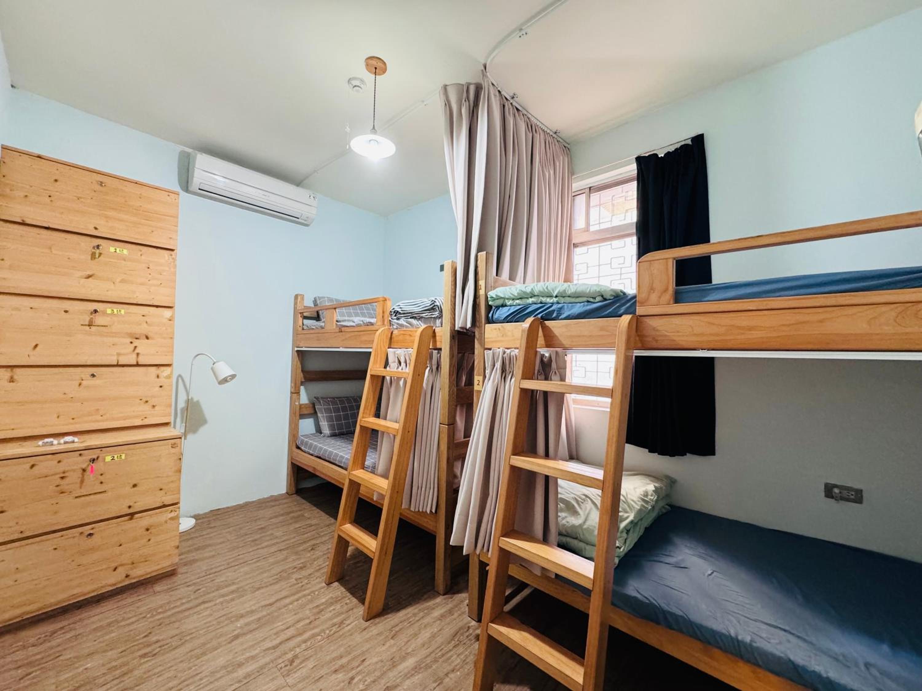 Bed in 4-Bed Mixed Dormitory Room photo 2