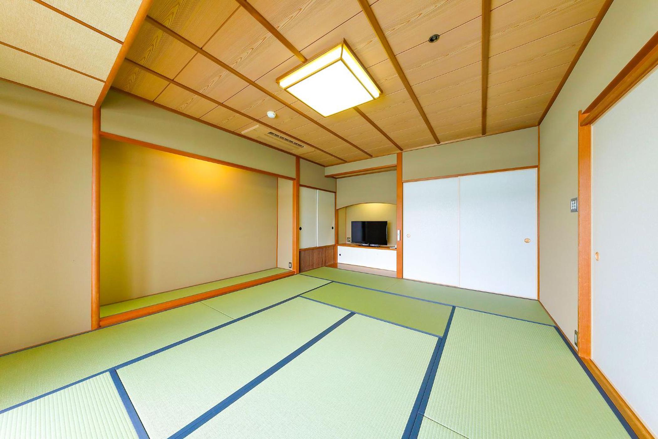 Standard Japanese-Style-Room 54sqm - Indoor Bath - Non-Smoking photo 2