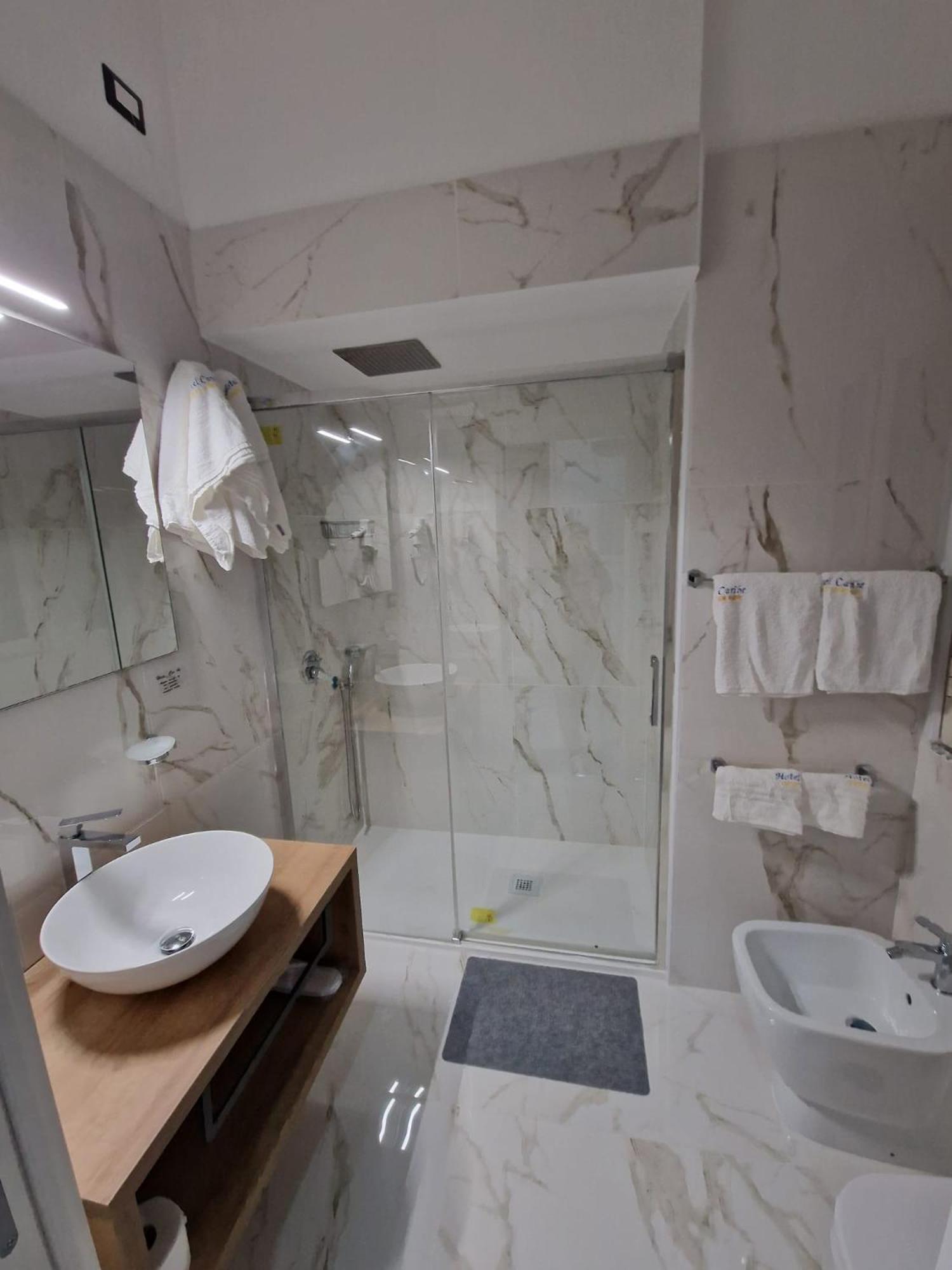 Junior Suite with Sauna - Photo 9