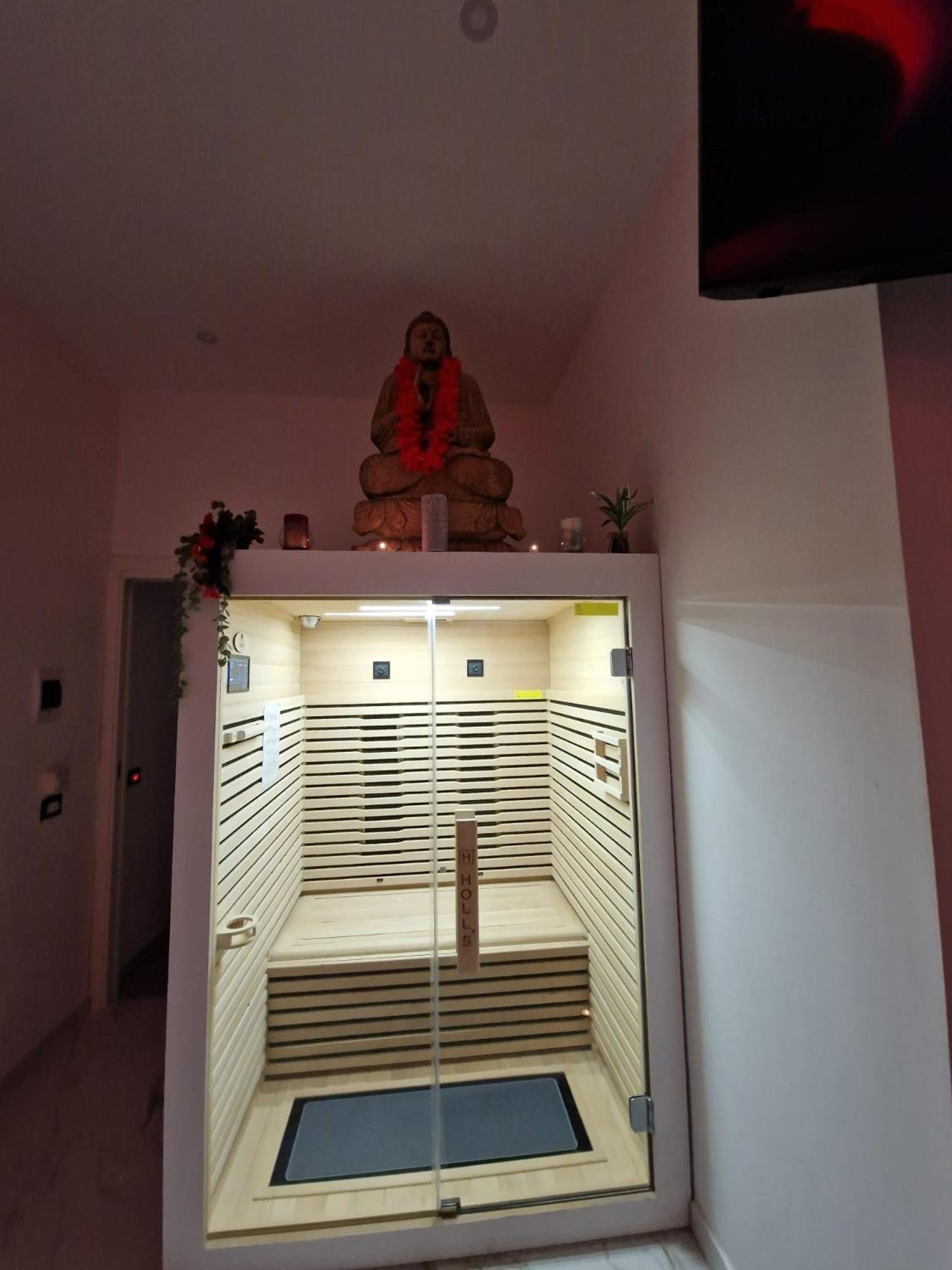 Junior Suite with Sauna - Photo 15