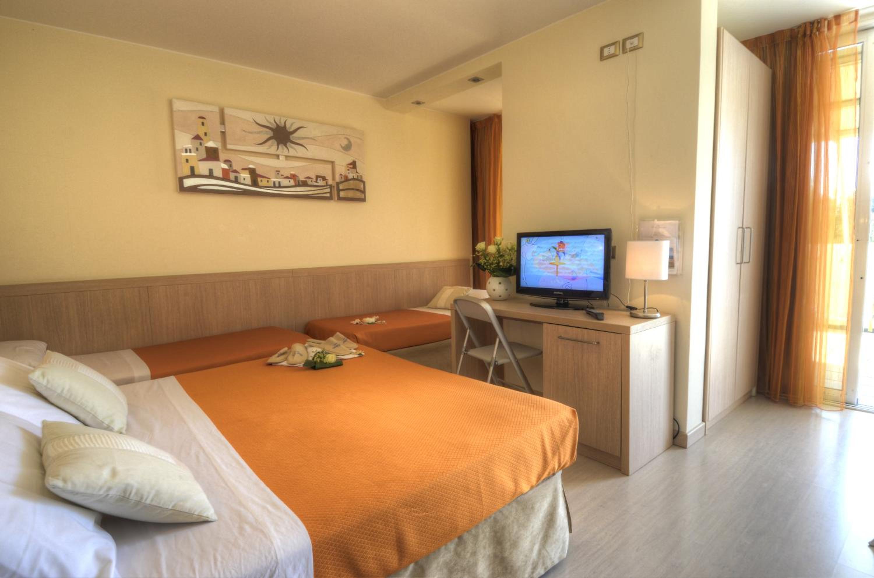 Family Room (2 Adults + 2 Children)