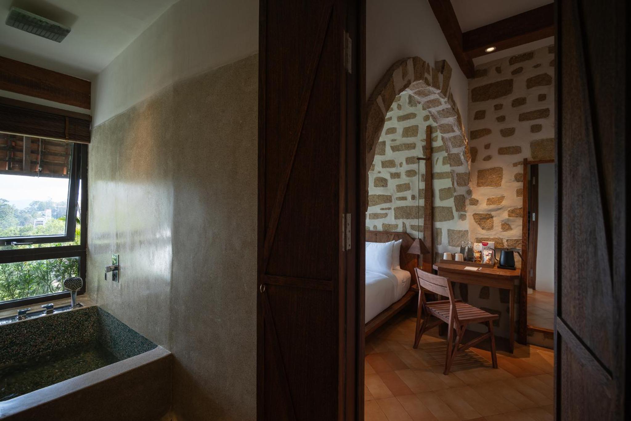 Deluxe Double Room - Photo 7