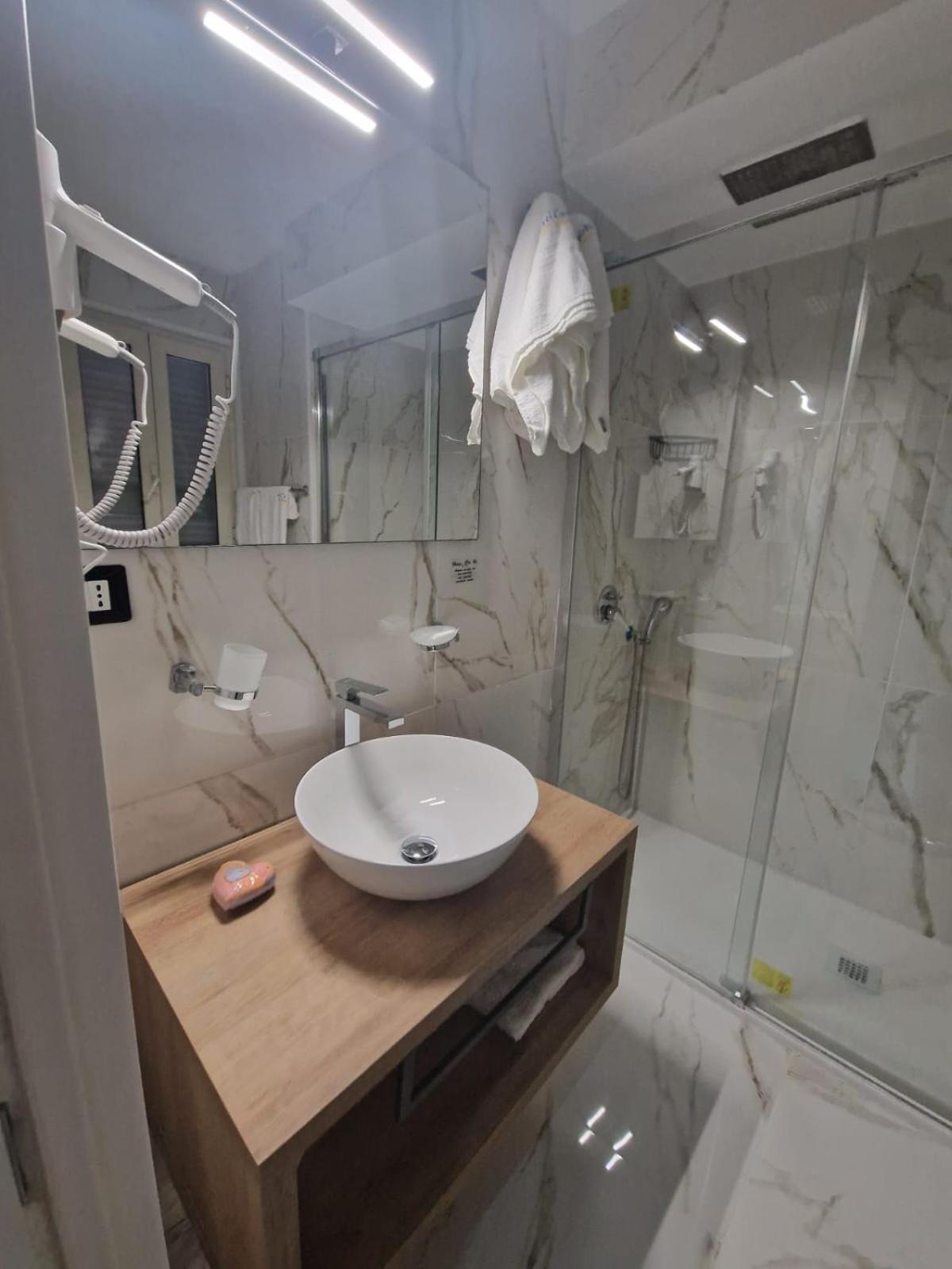 Junior Suite with Sauna - Photo 6