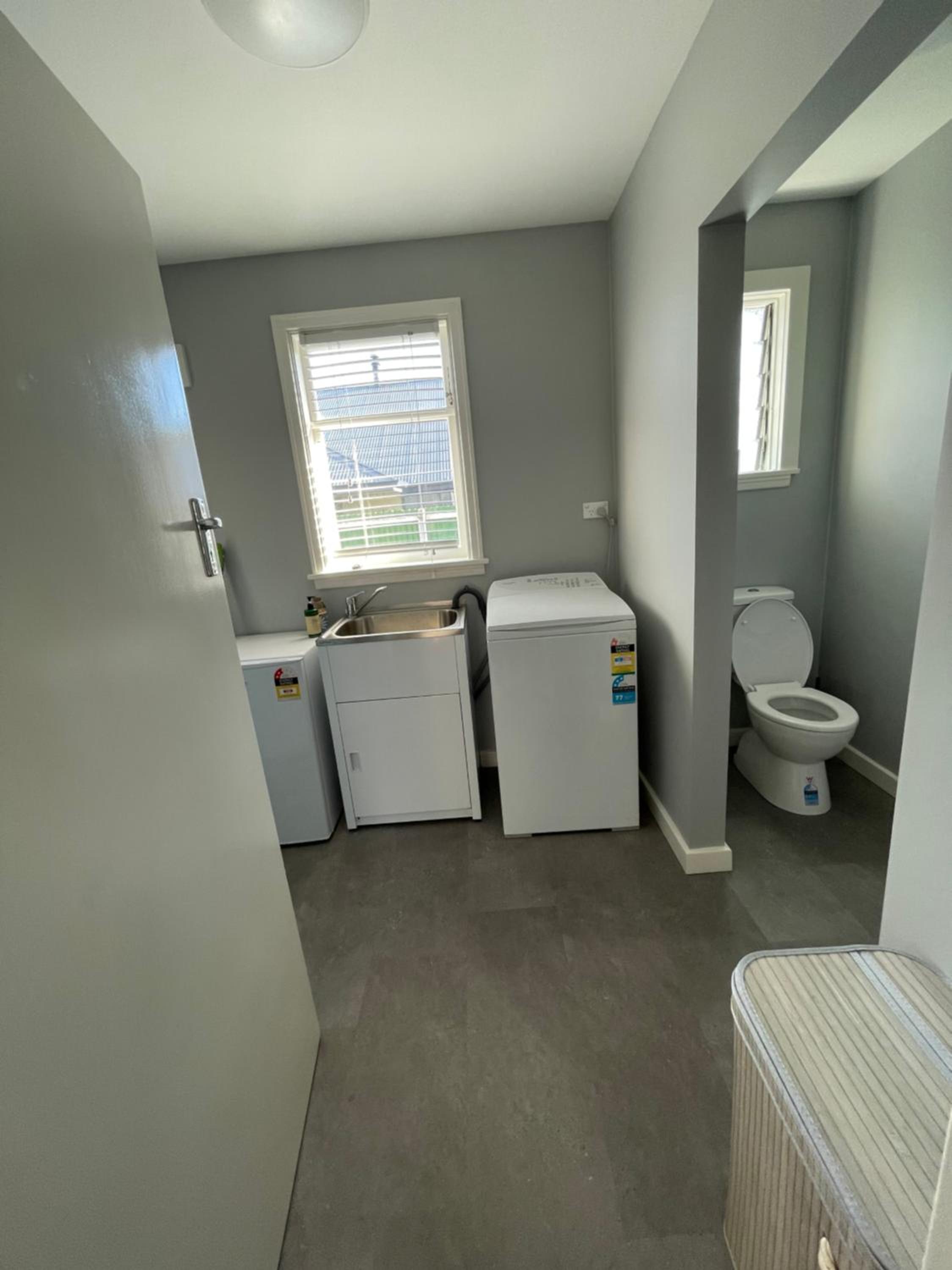 Single Room with Private Bathroom photo 3