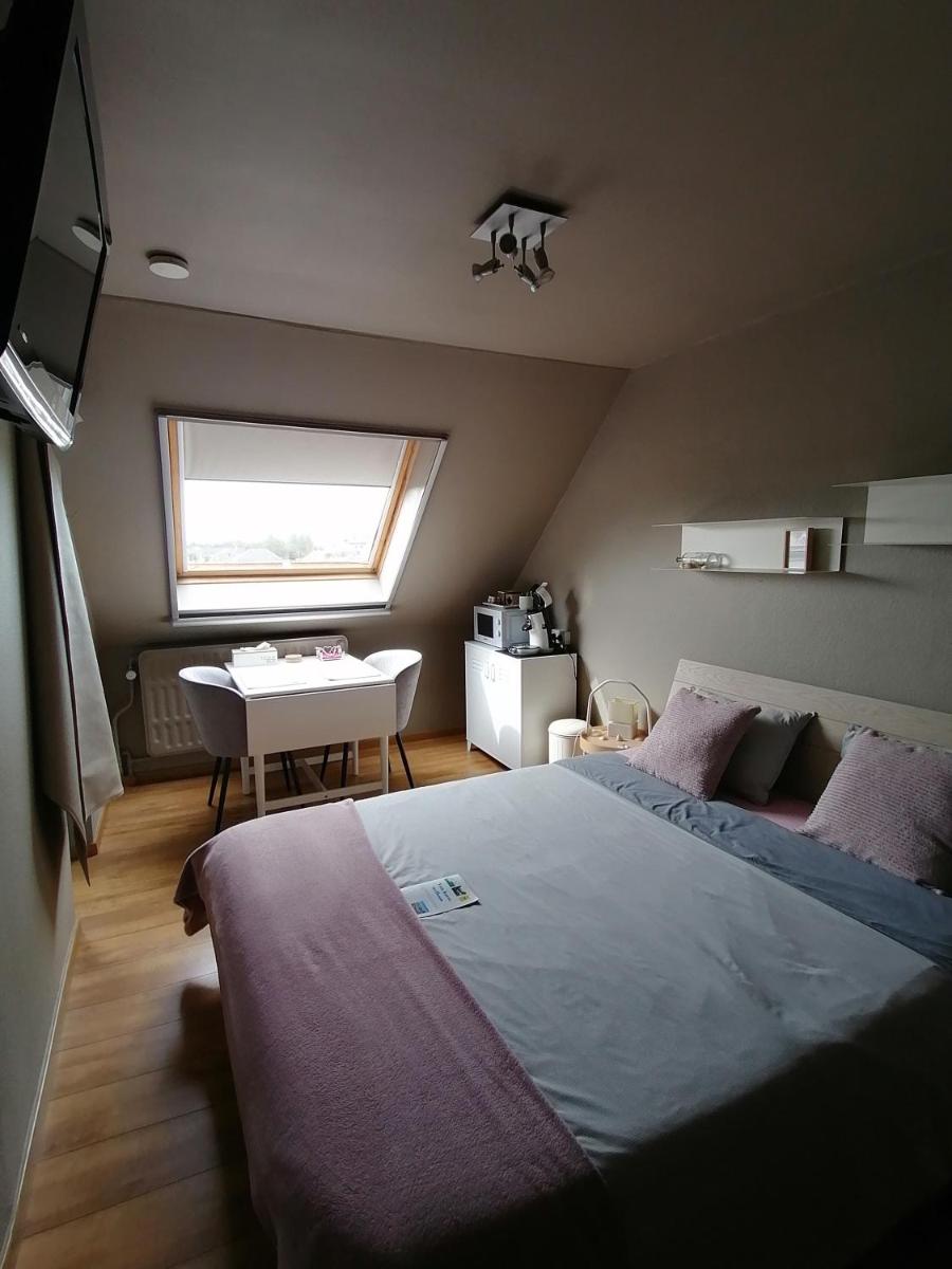 Double Room with Private Bathroom photo 3