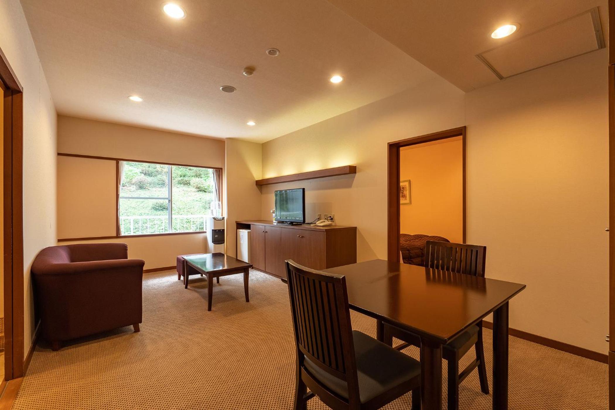 Universal Twin Room With Private Hot Spring Bath - Non-Smoking