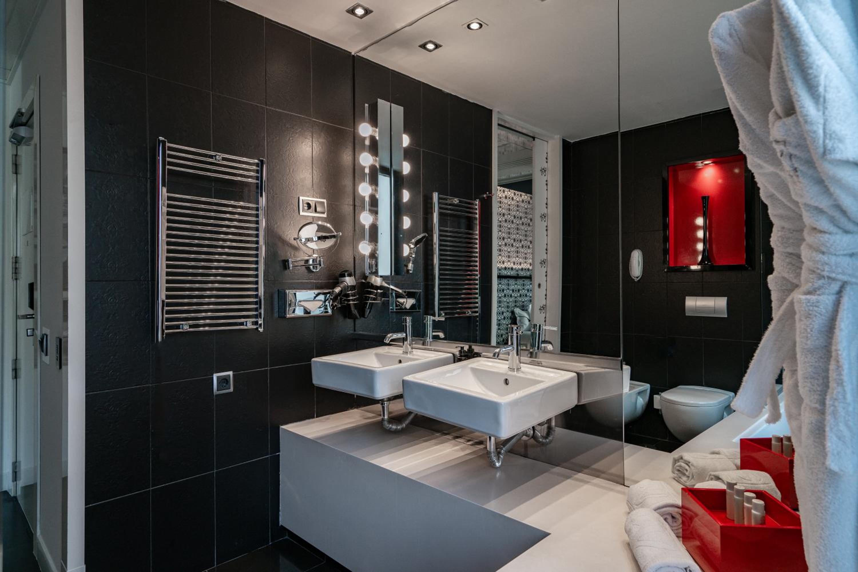 Premier Room thumbnail 6