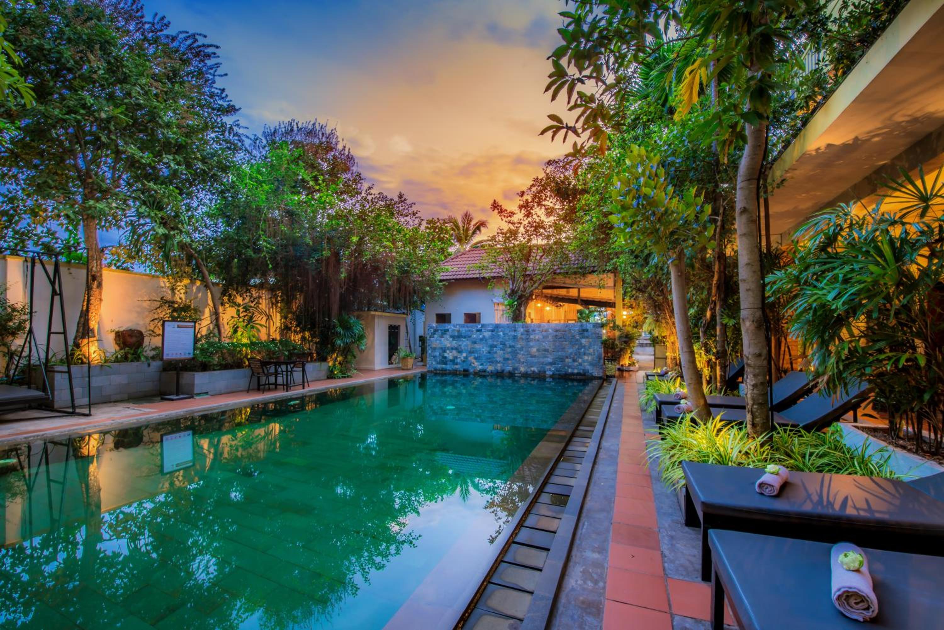  Deluxe Double Pool Access - Photo 6