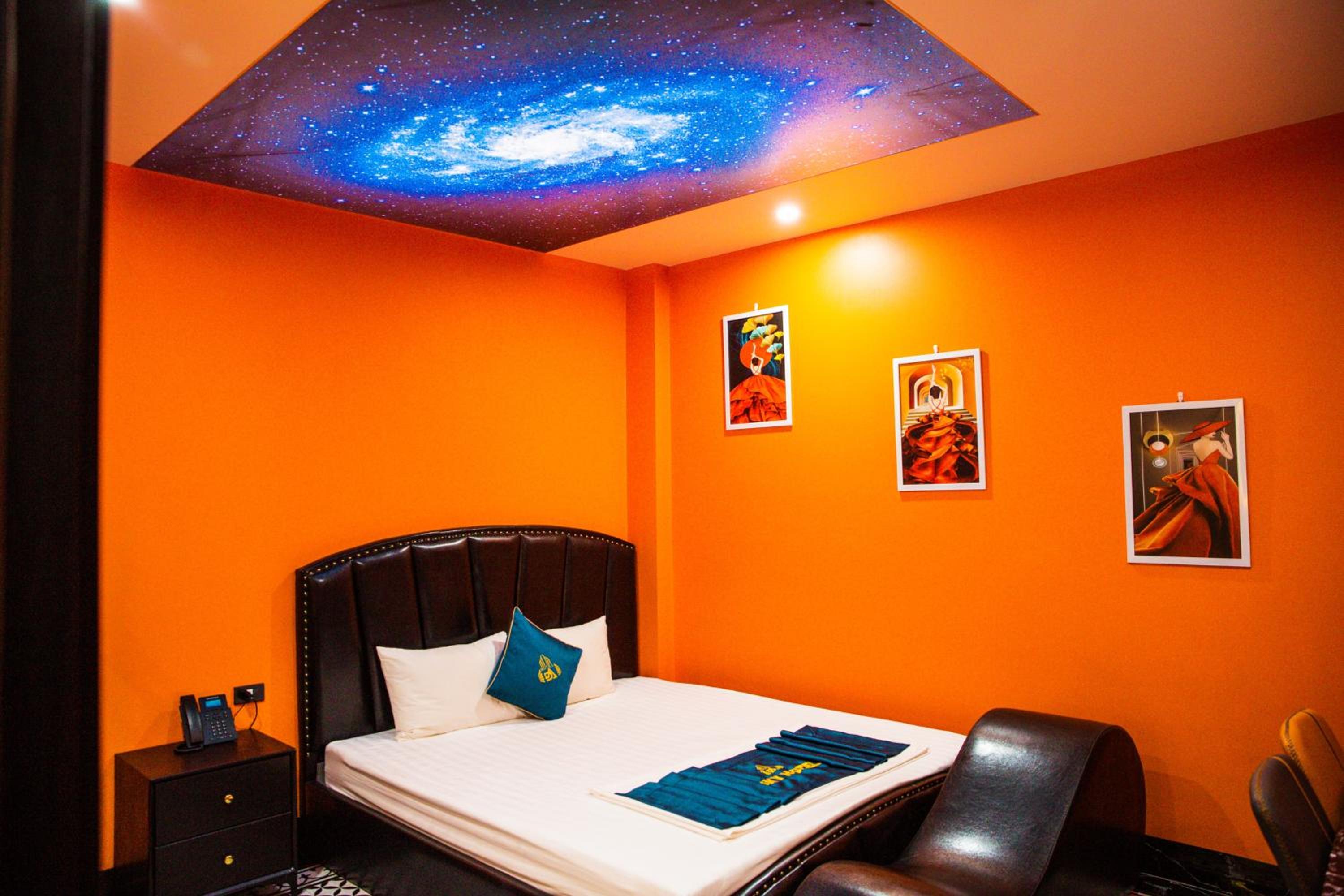 Standard Double Room - Photo 12