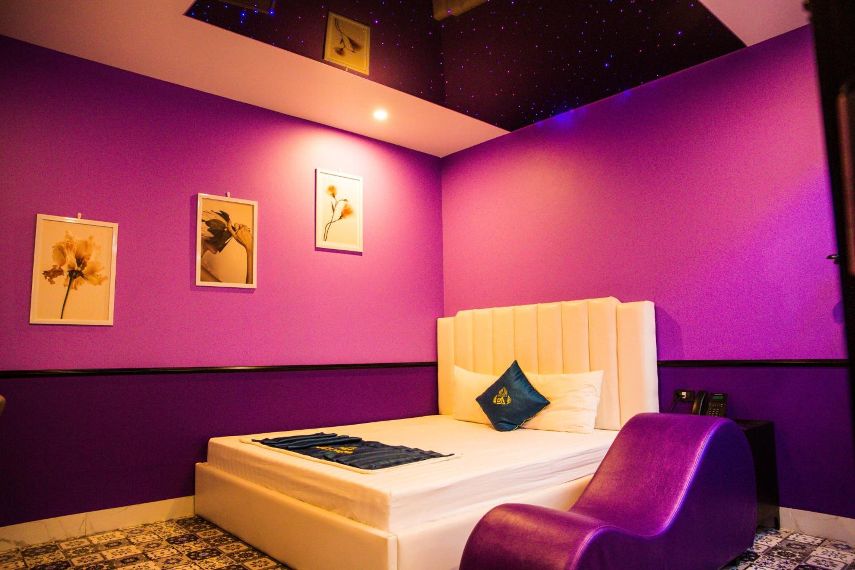 Standard Double Room - Photo 9