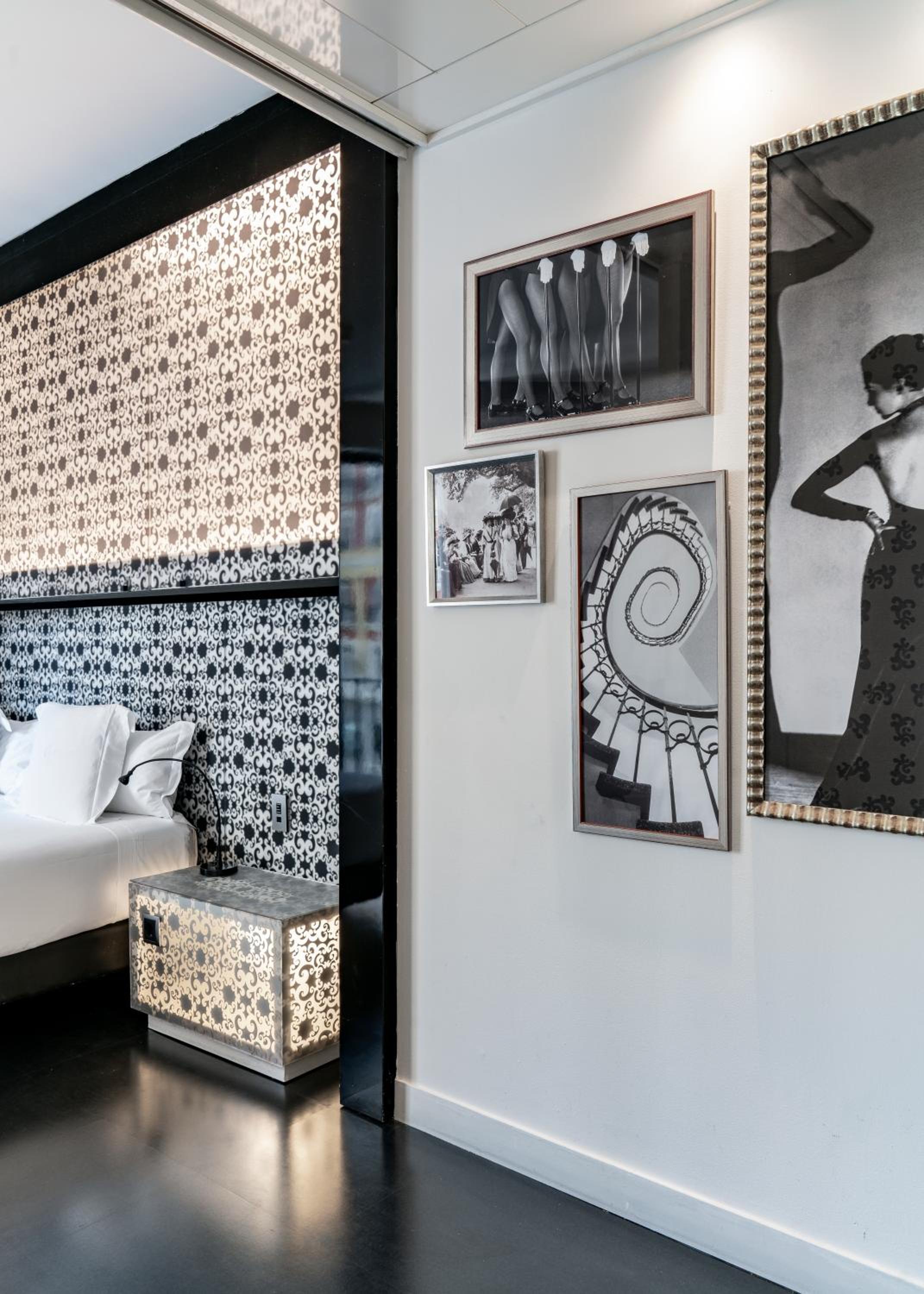 Vincci Room with Gran Via Views thumbnail 5