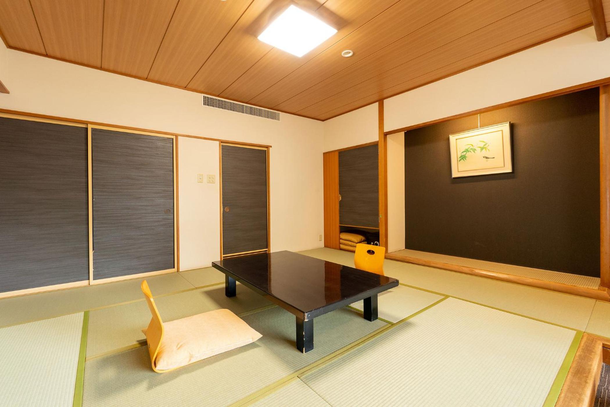 Japanese-Style Room