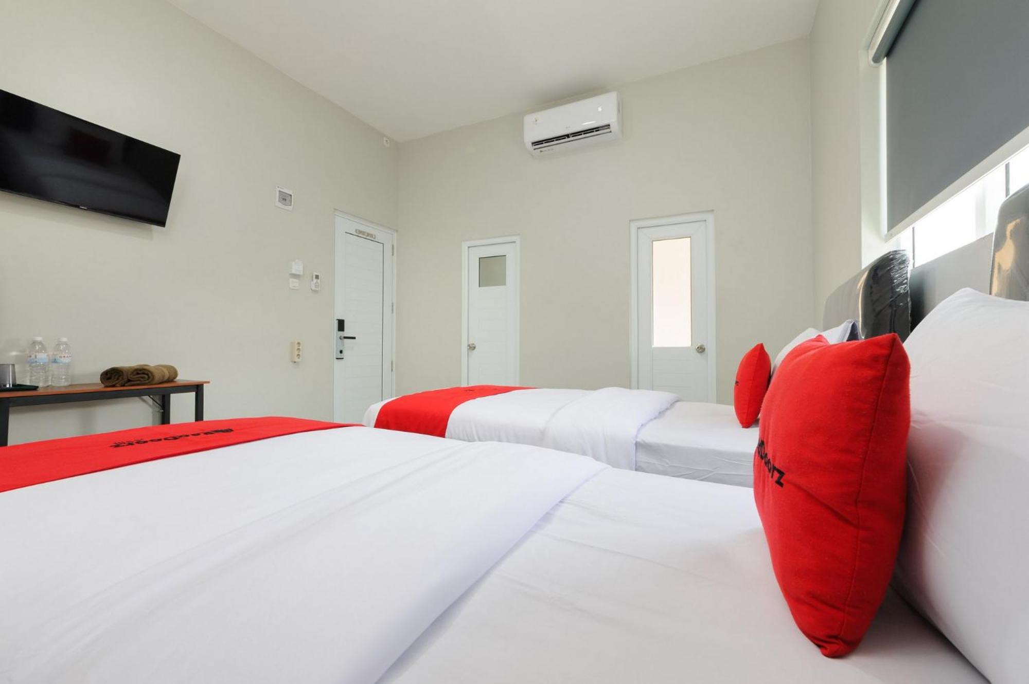 Deluxe Twin Room photo 3