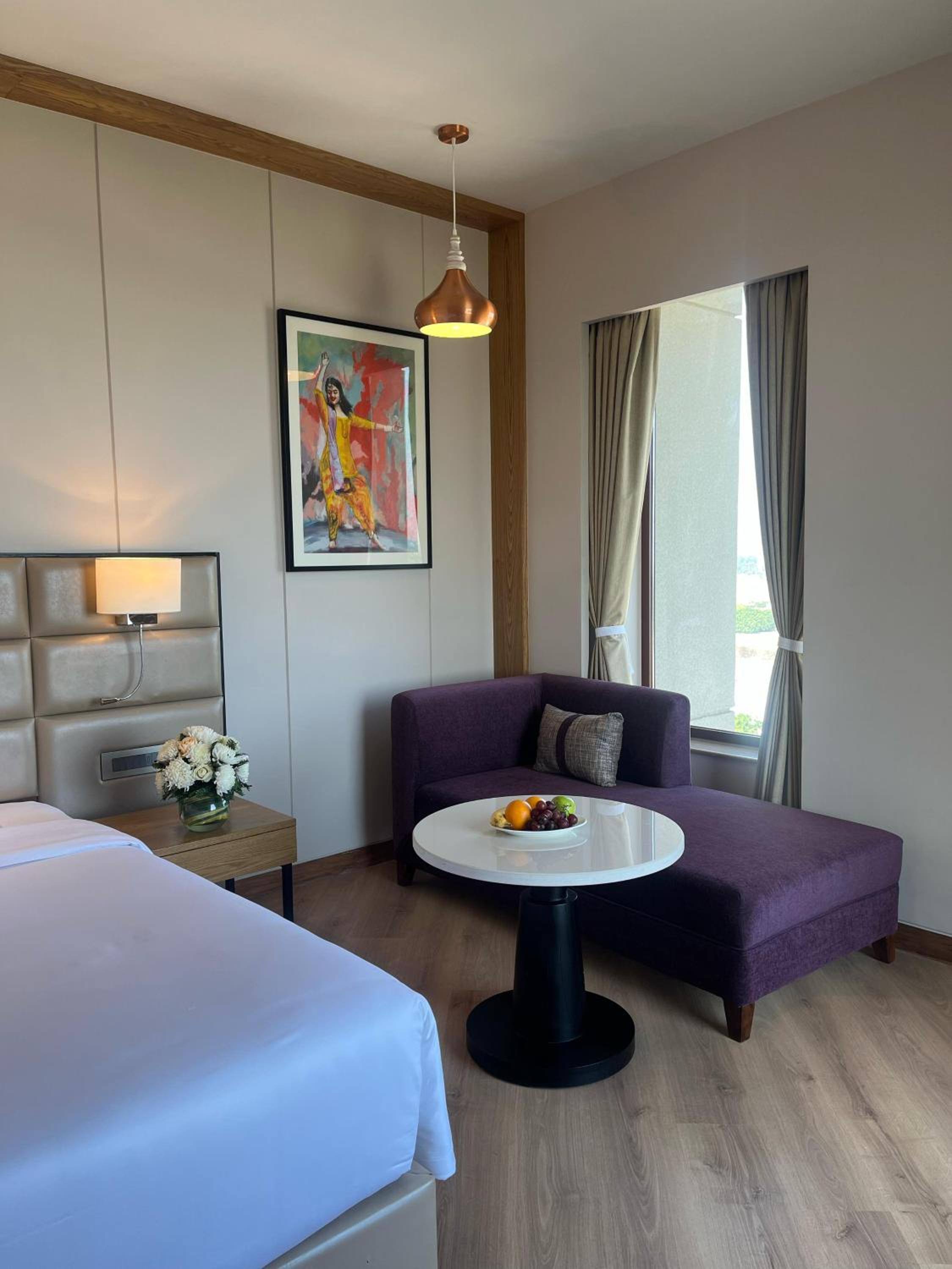 Premium King Room - Photo 3