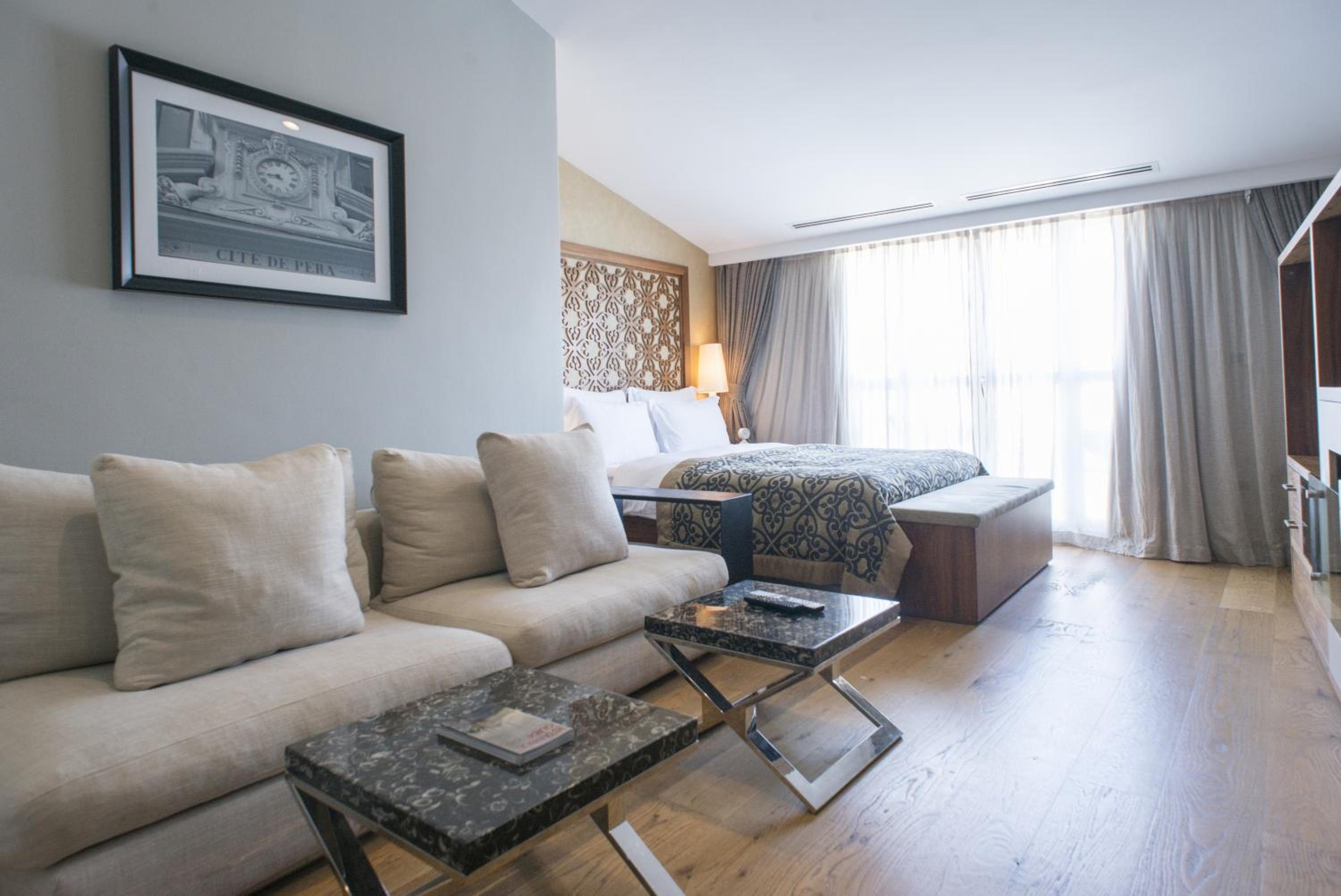 Panoramic Suite with Terrace photo 1