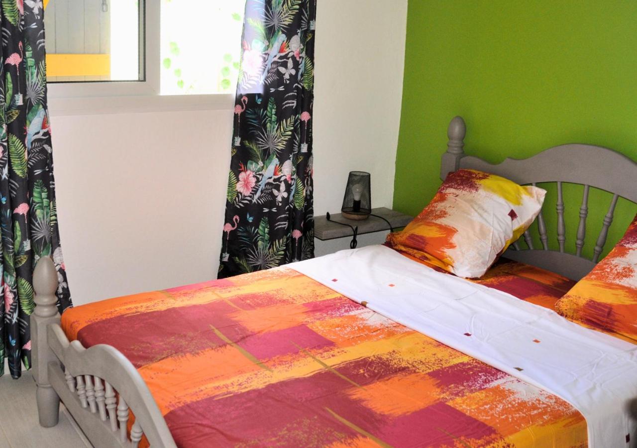 One-Bedroom House photo 1