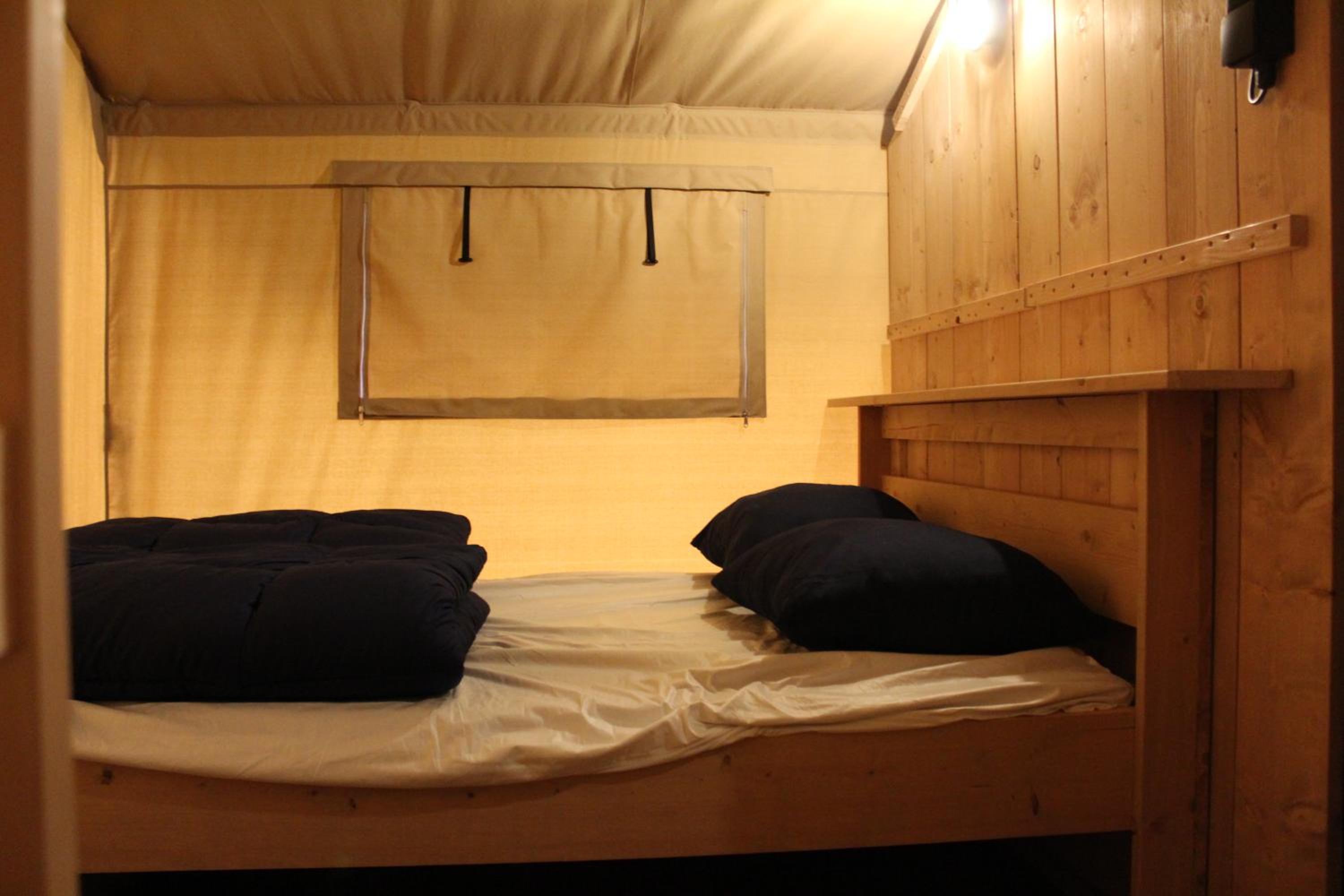 Tent 6