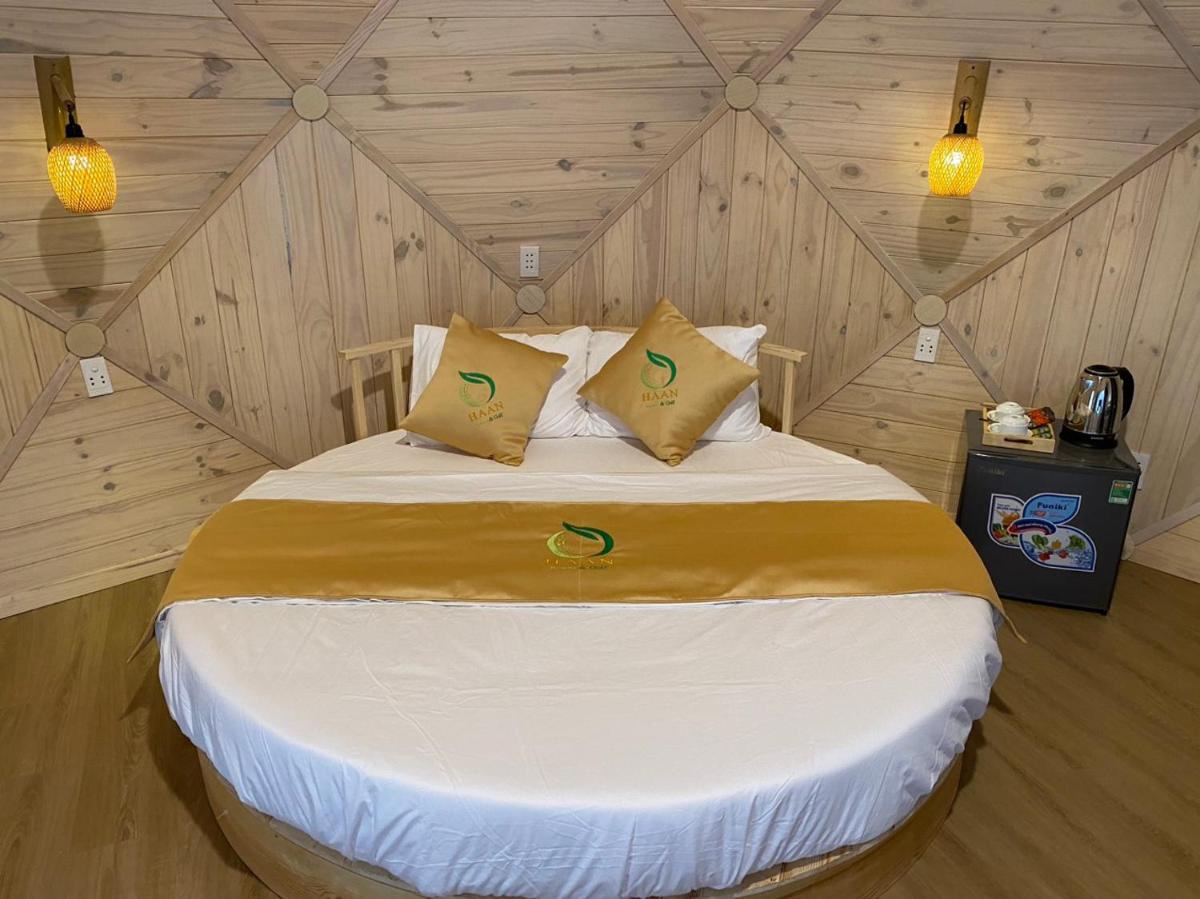 Deluxe King Room - Photo 2