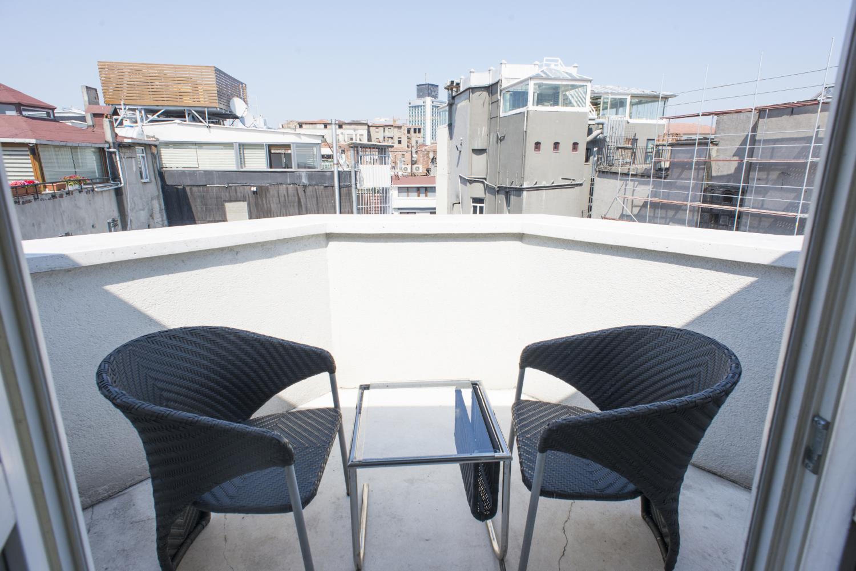 Panoramic Suite with Terrace photo 3