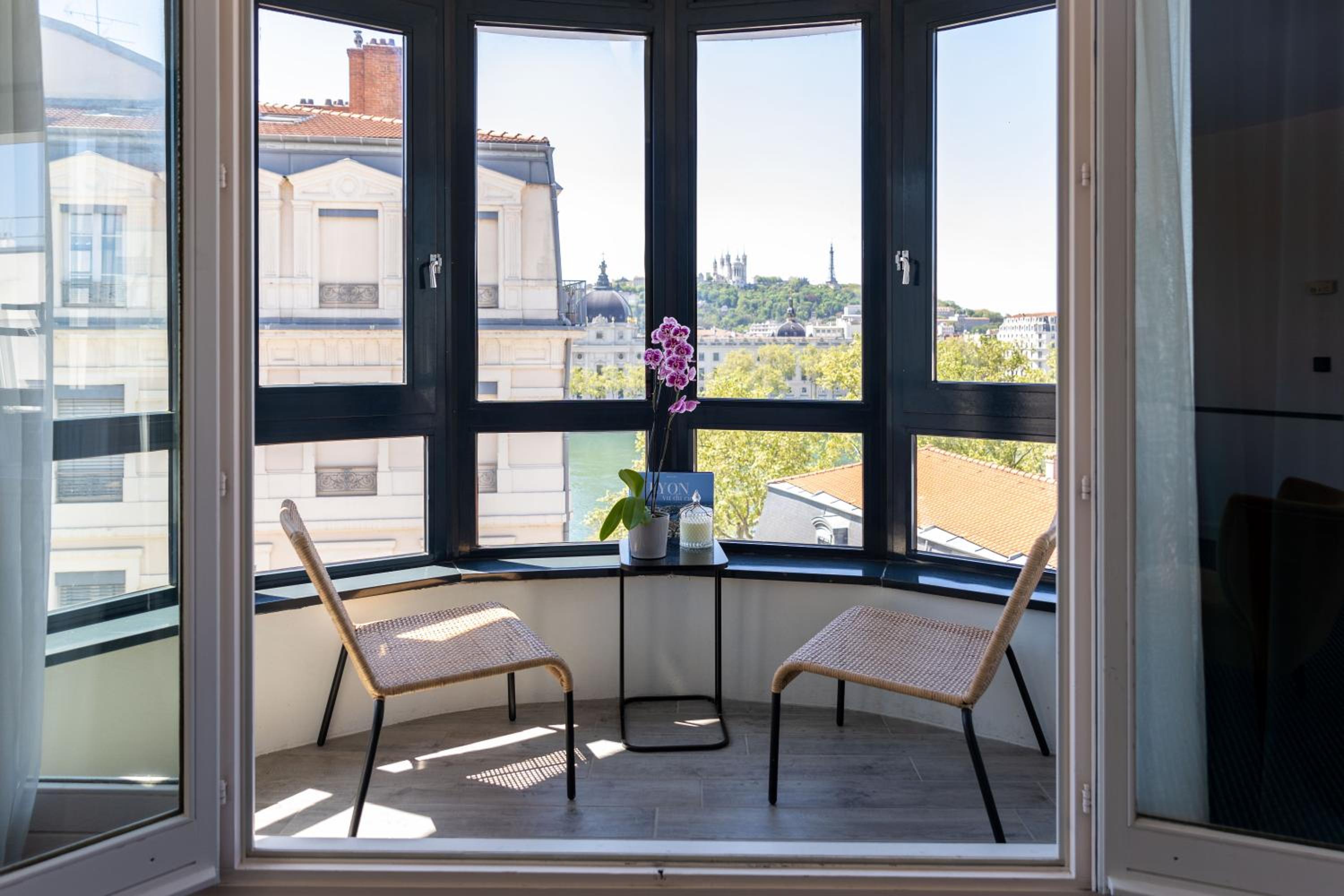 Family Room with Balcony and View - Photo 11