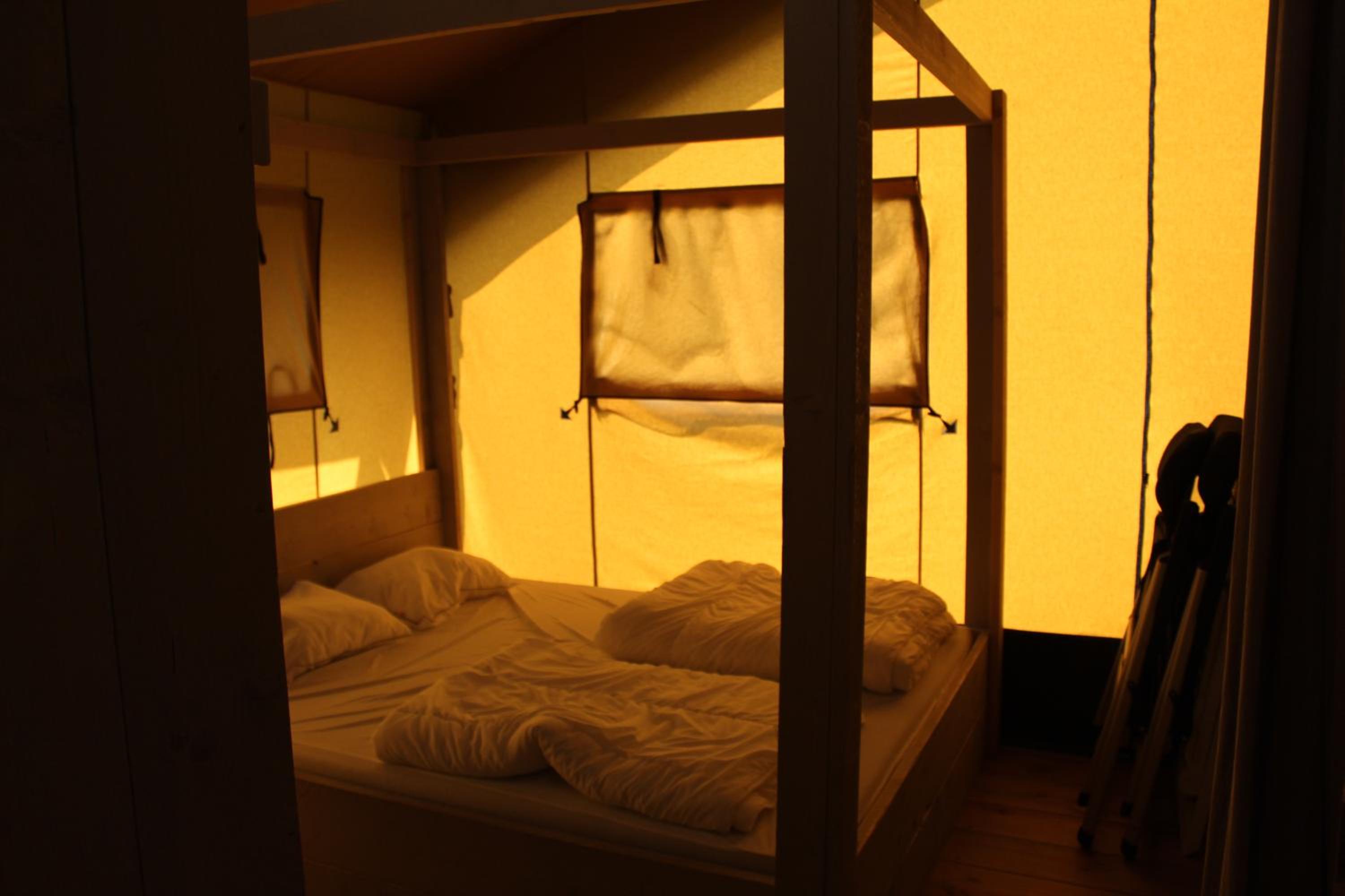 Tent 4