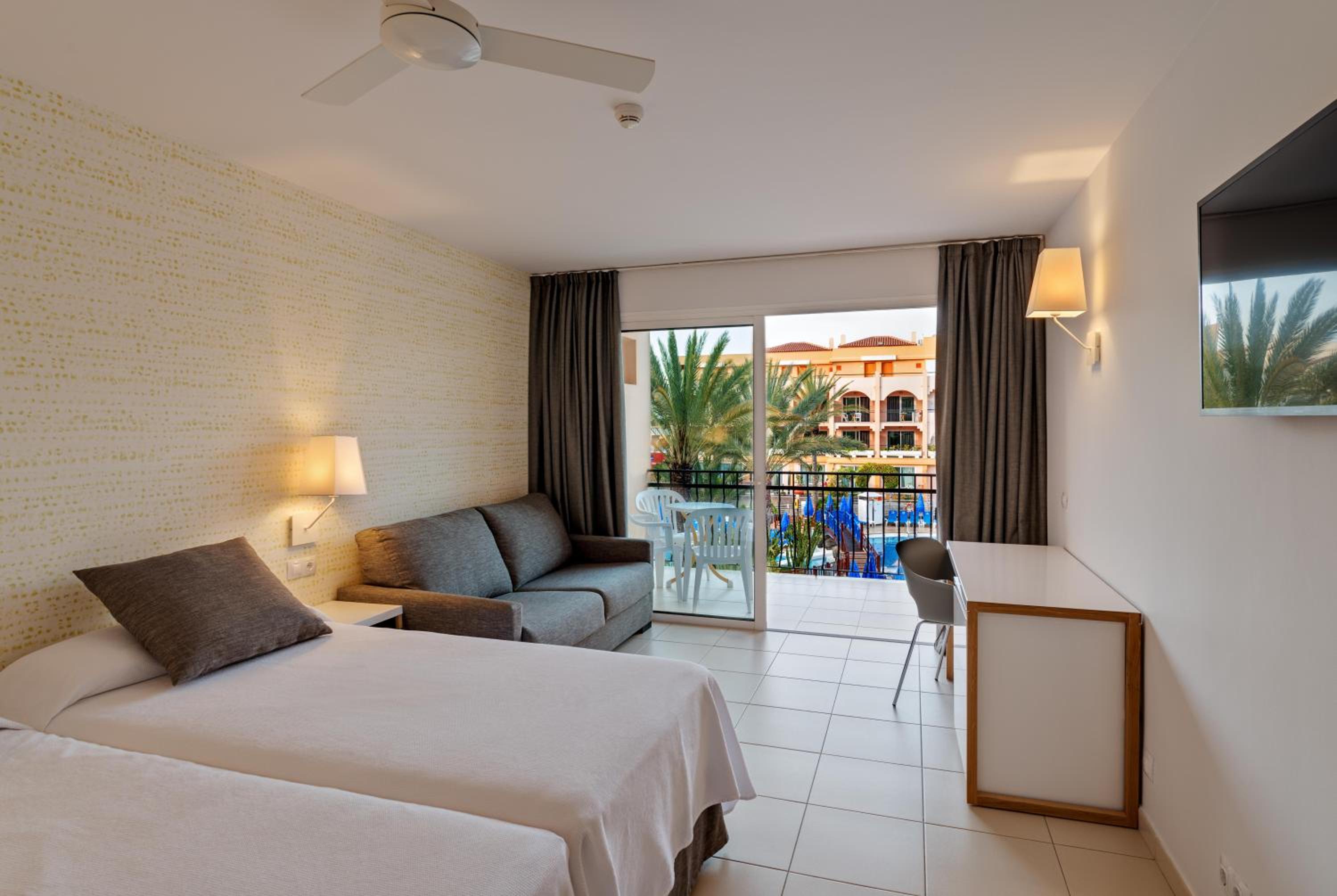 Double Room with Pool View (1 Adult) photo 3