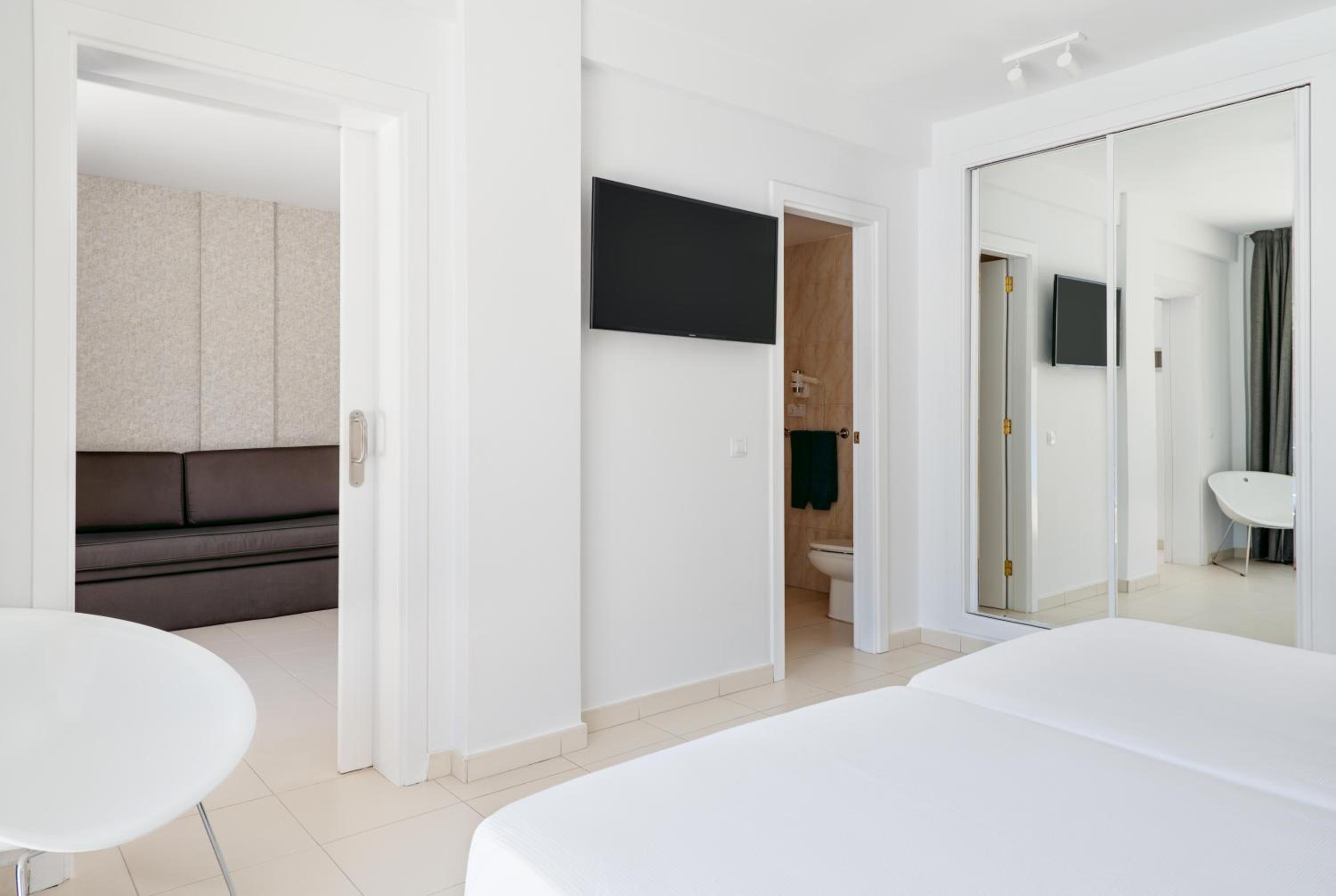 Suite with Pool View photo 2