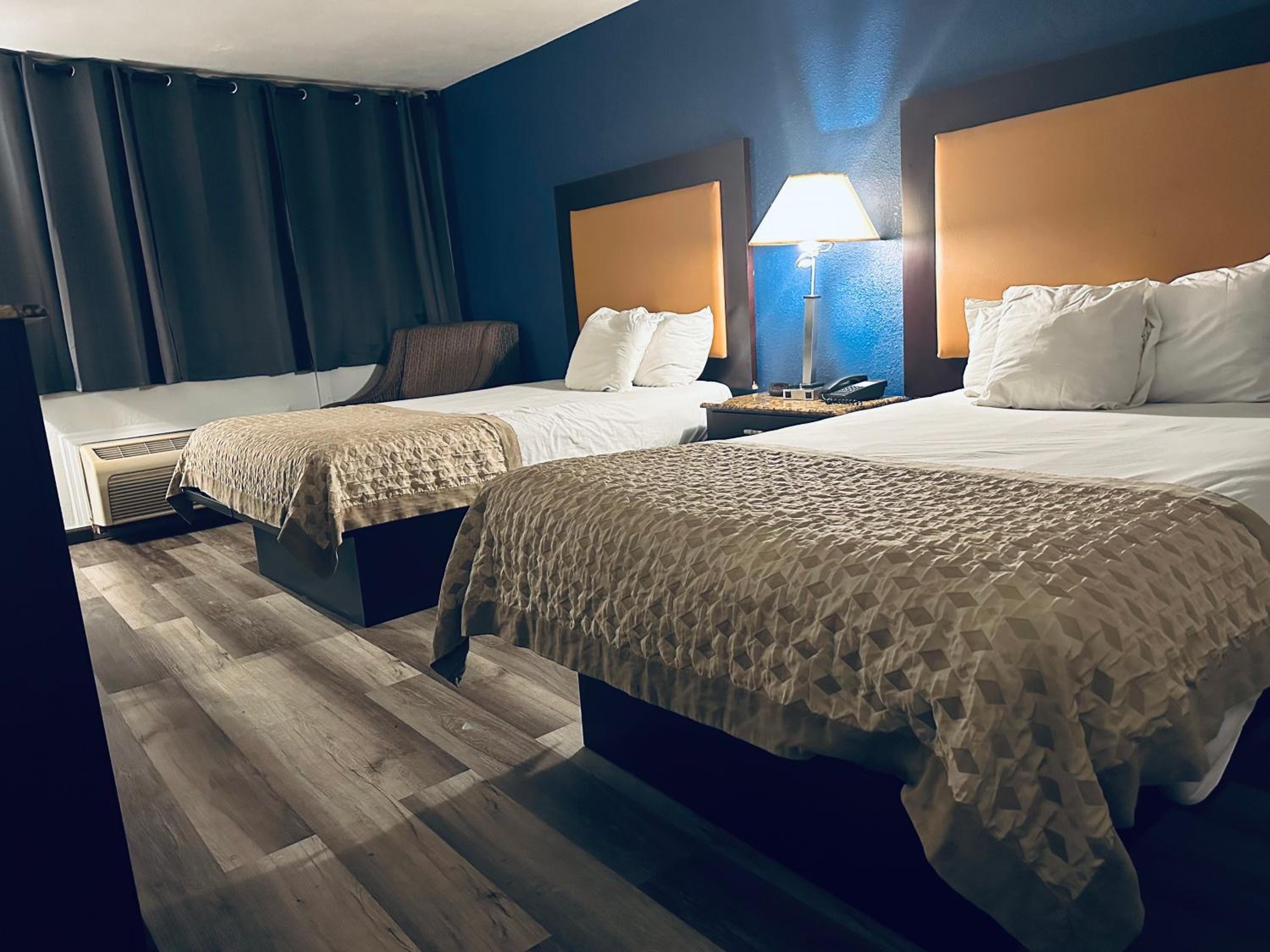Deluxe Double Room with Two Double Beds - Non-Smoking - Photo 1