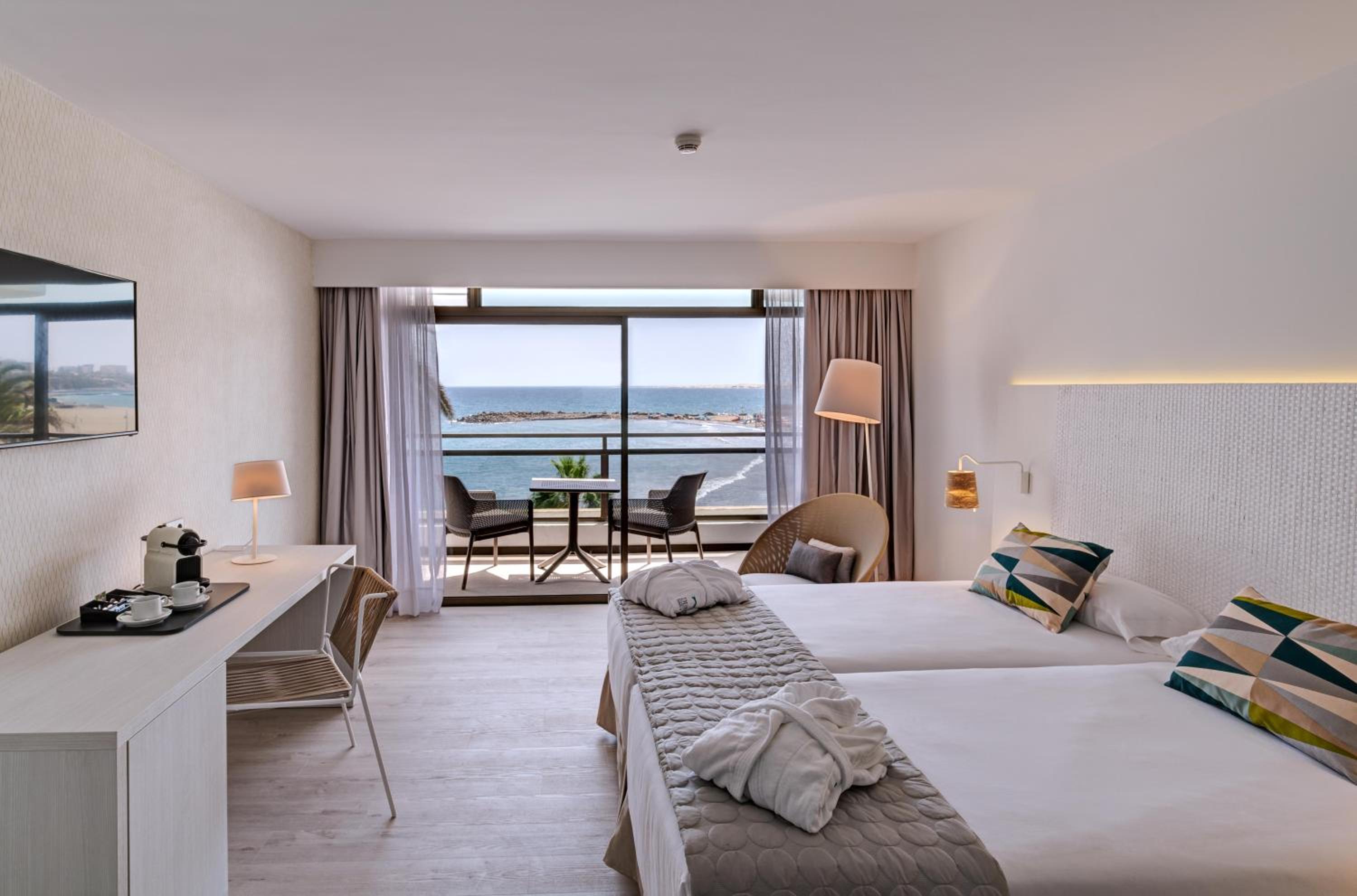 Habitación Doble con Vista al Mar