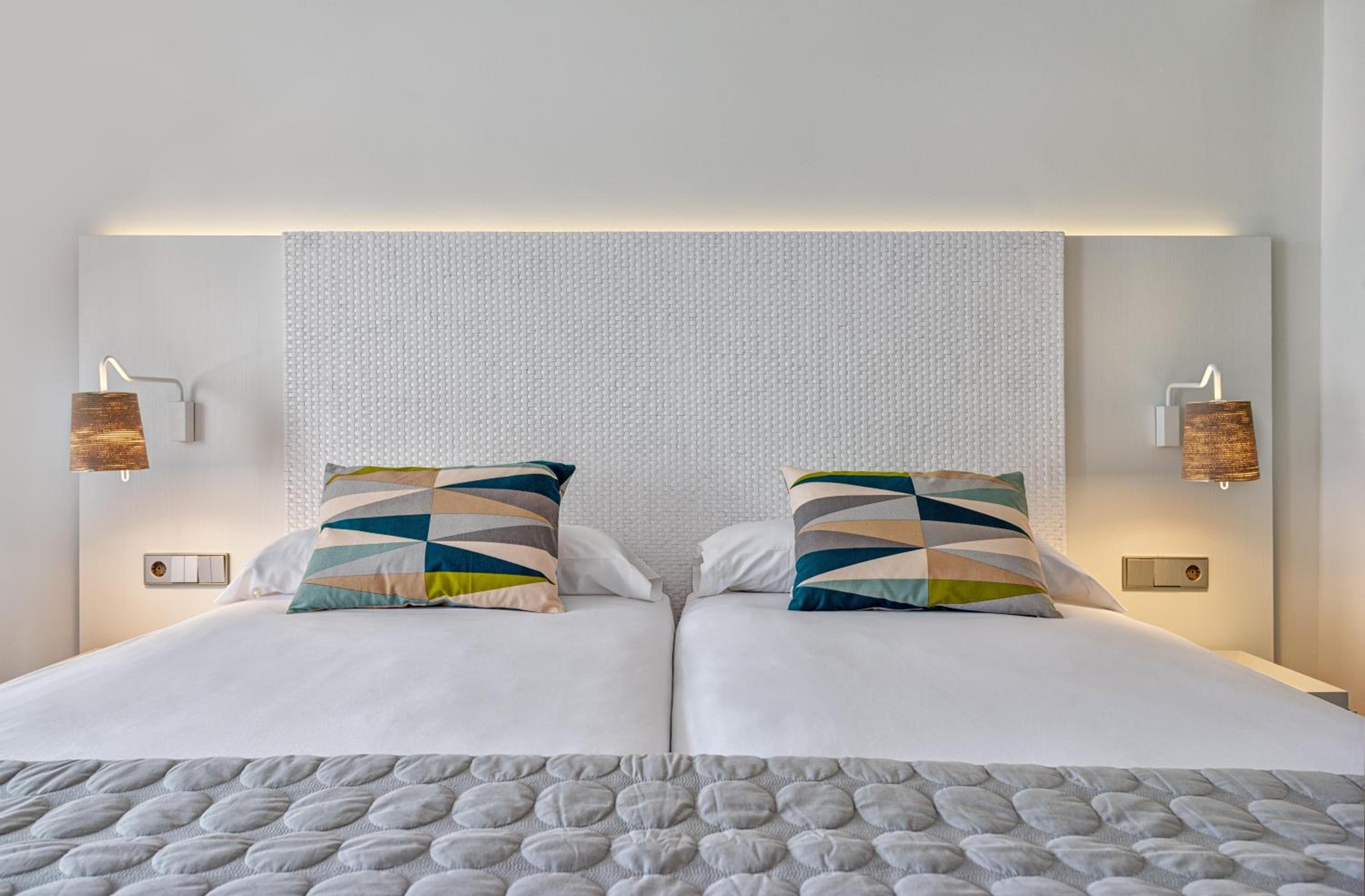 Premium Double Room with Sea View (3 adults) photo 2