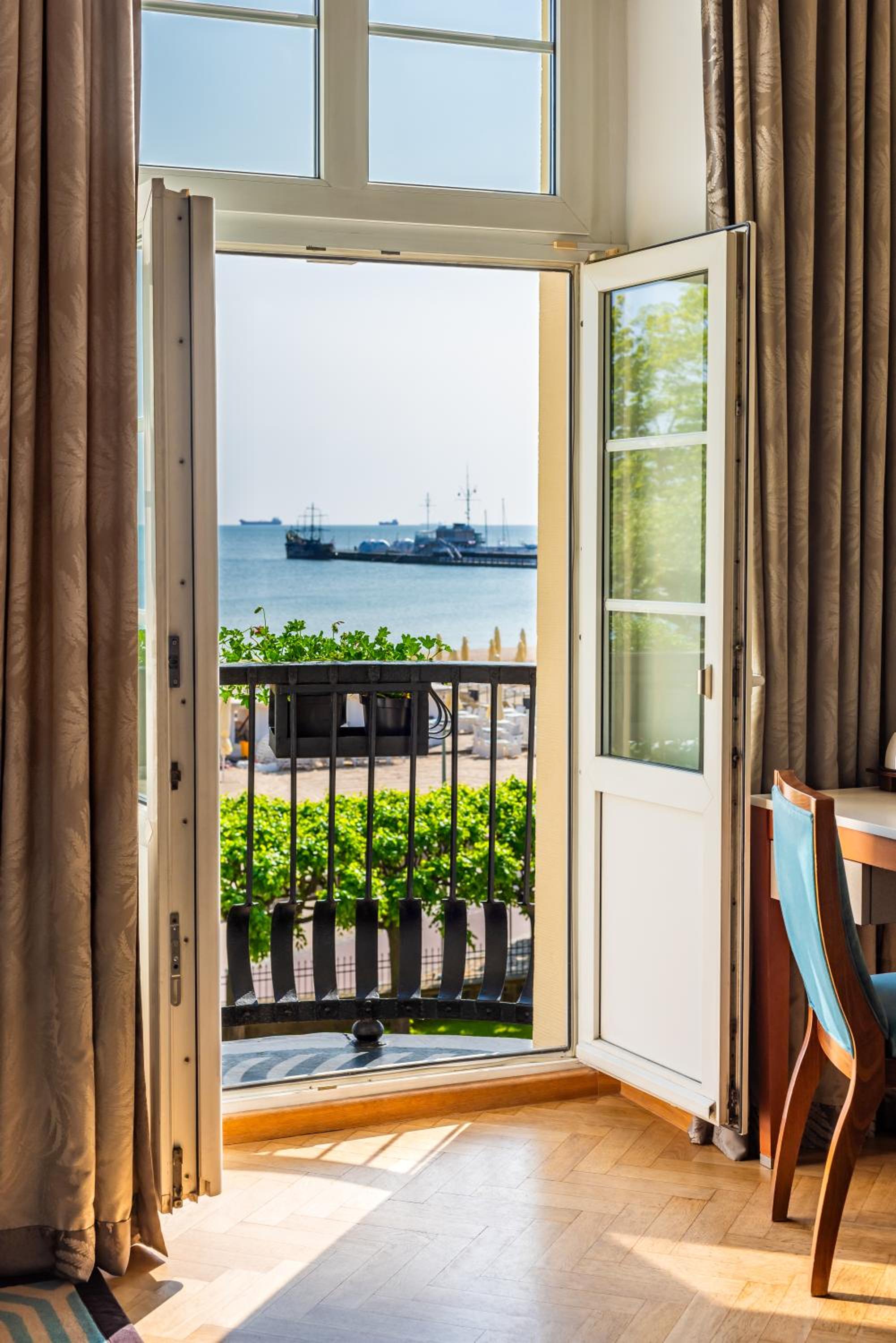 Double Junior Suite with Balcony - Sea Side