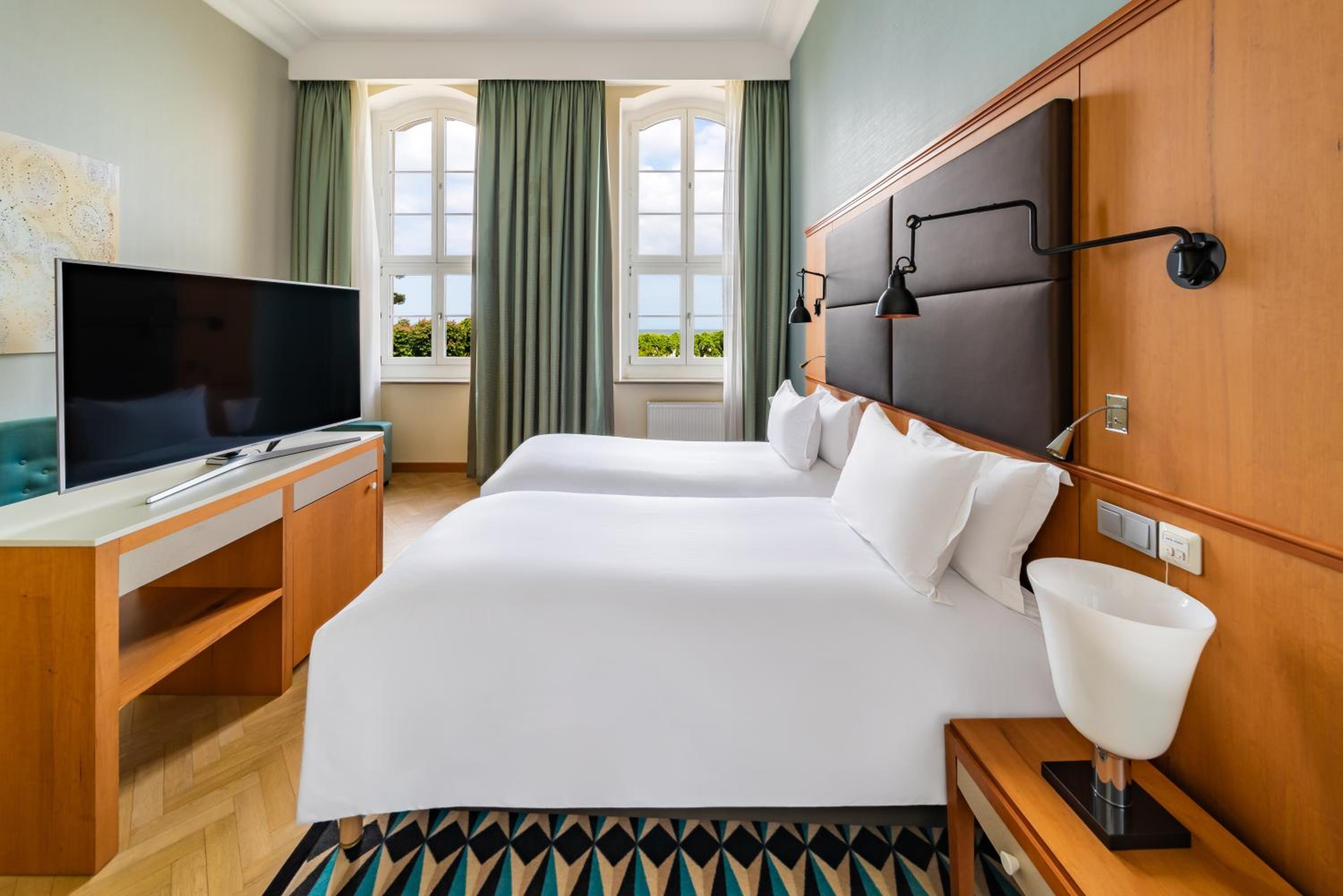 Double or Twin Junior Suite - Sea Side
