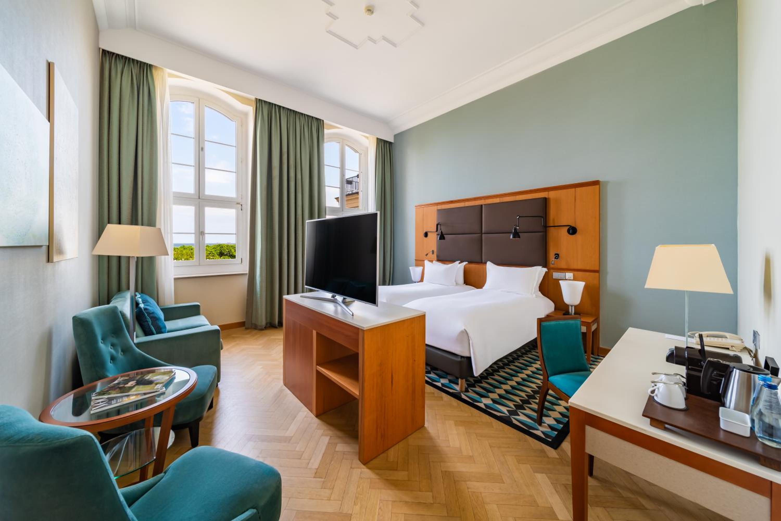 Double or Twin Junior Suite - Sea Side