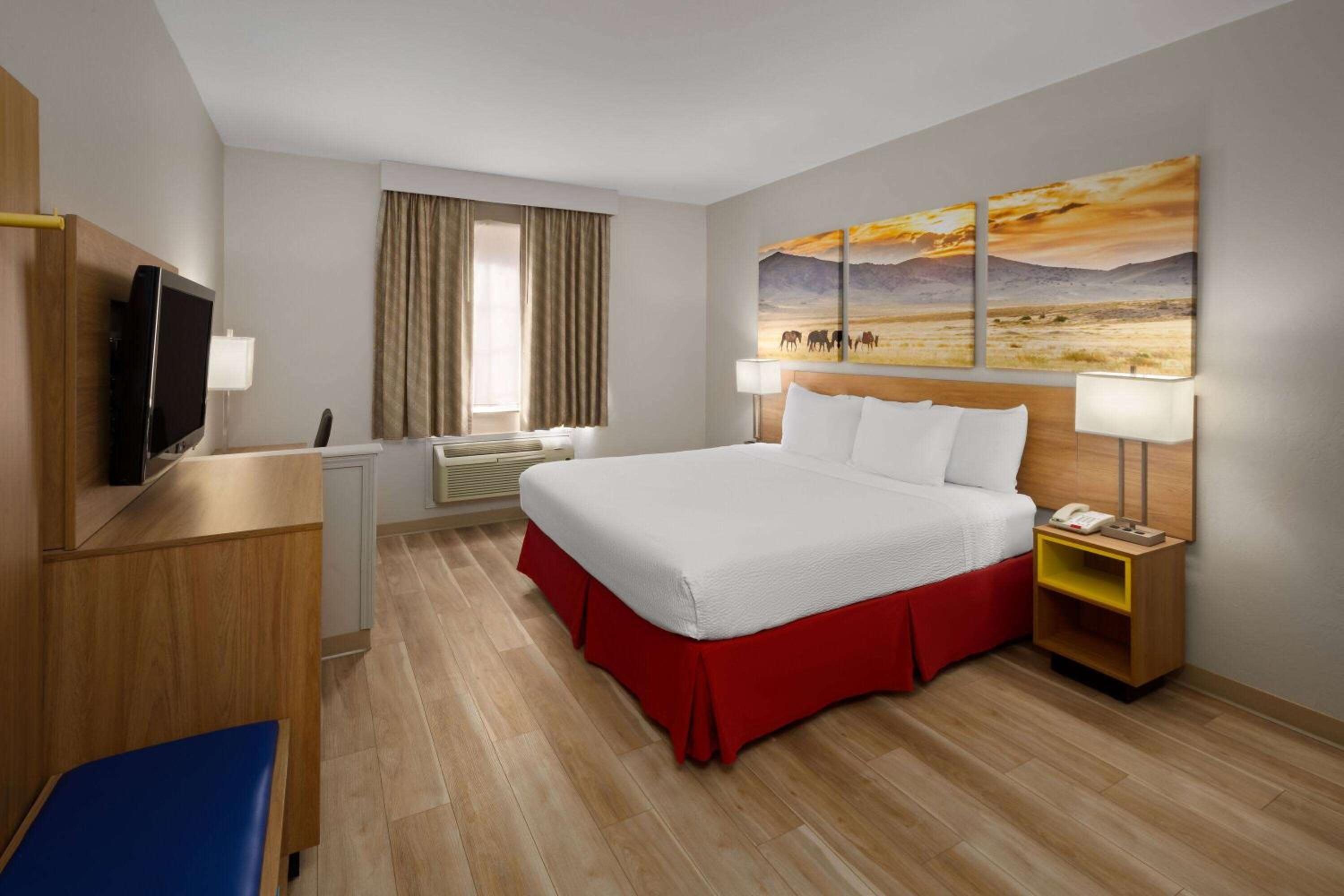 King Room - Disability Access/Non-Smoking - Photo 1
