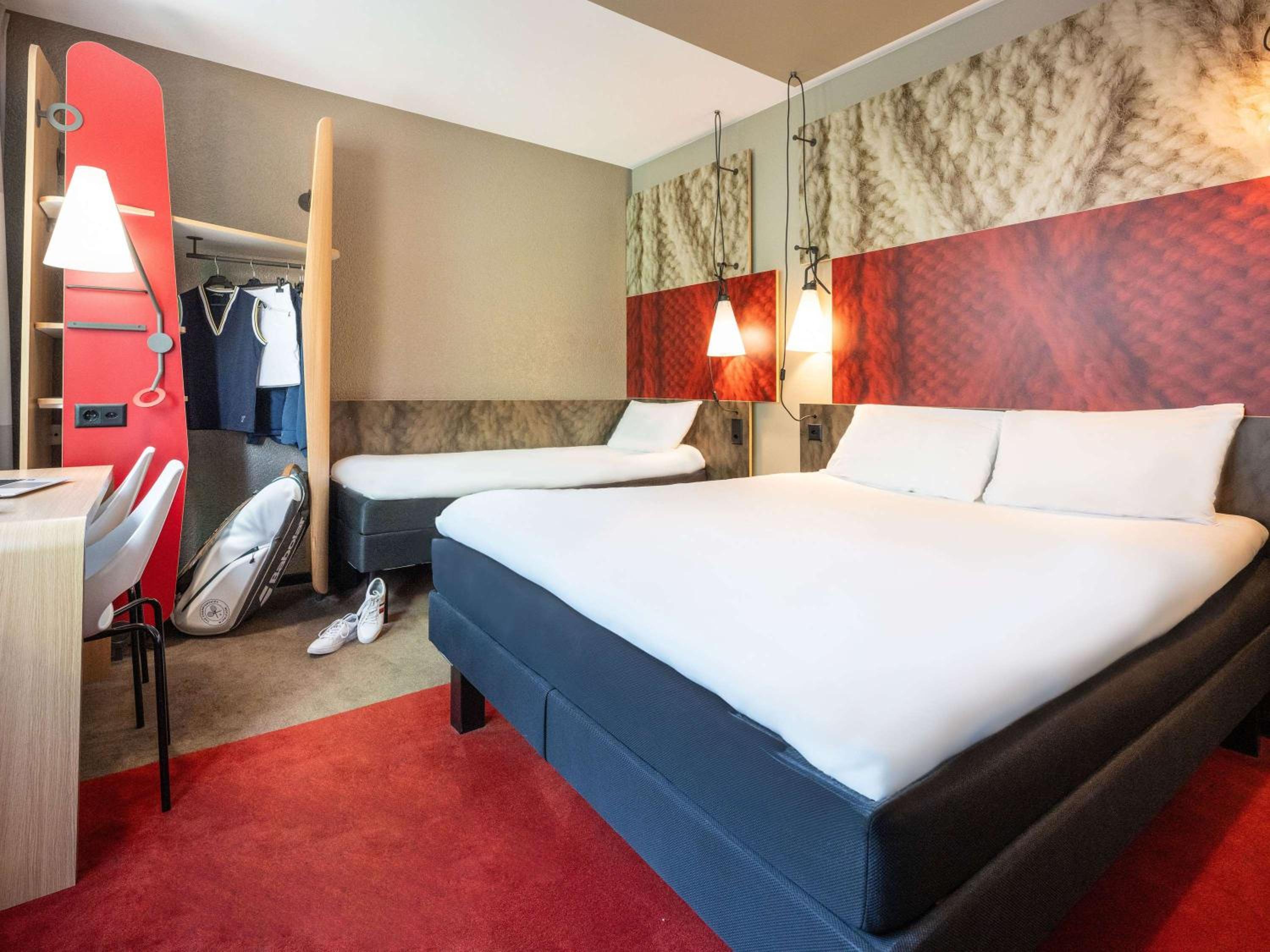 Superior Room with 1 Double Bed and 1 Single Bed - Non-Smoking - Photo 1