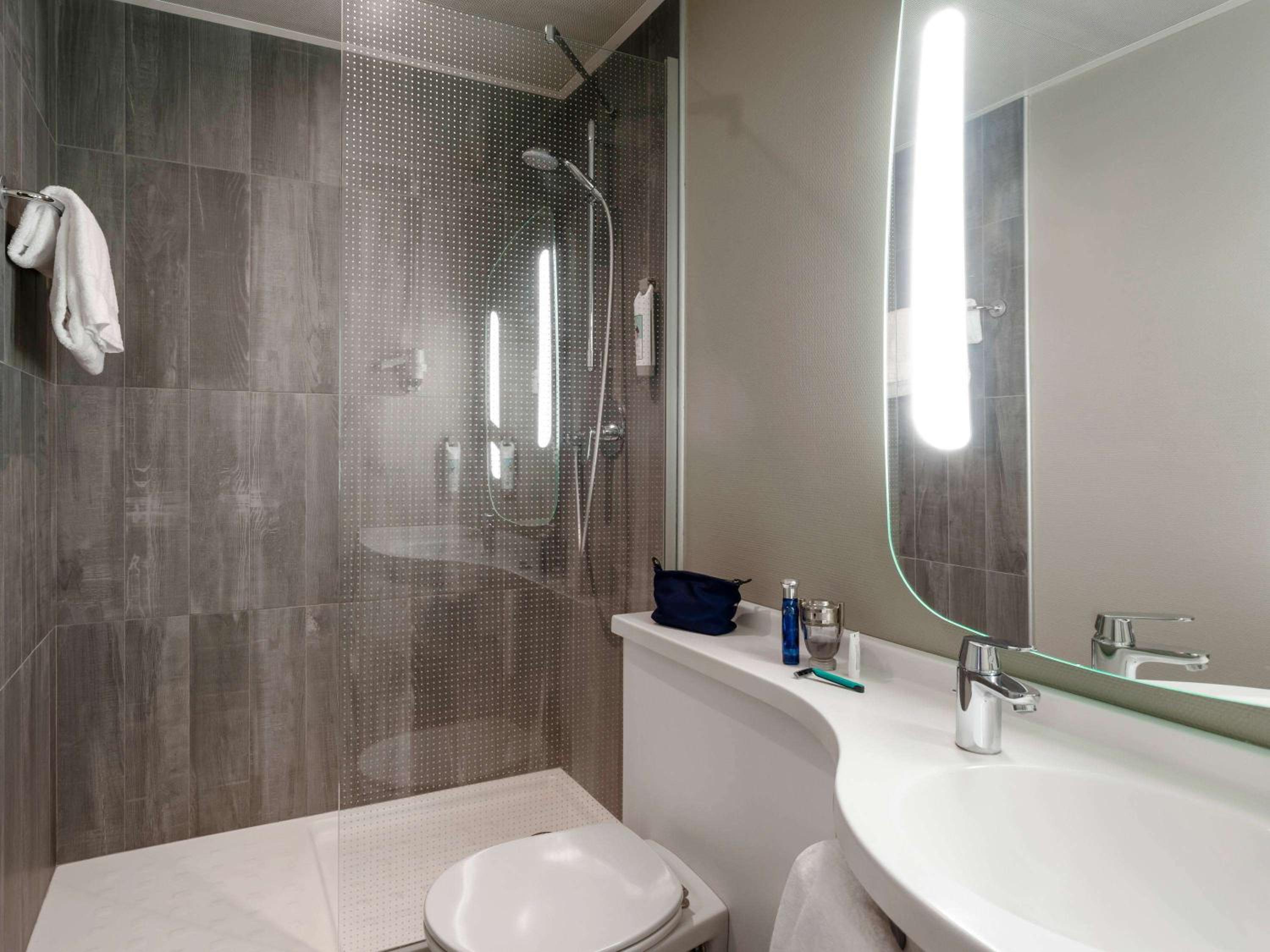 Standard Double Room - Photo 3