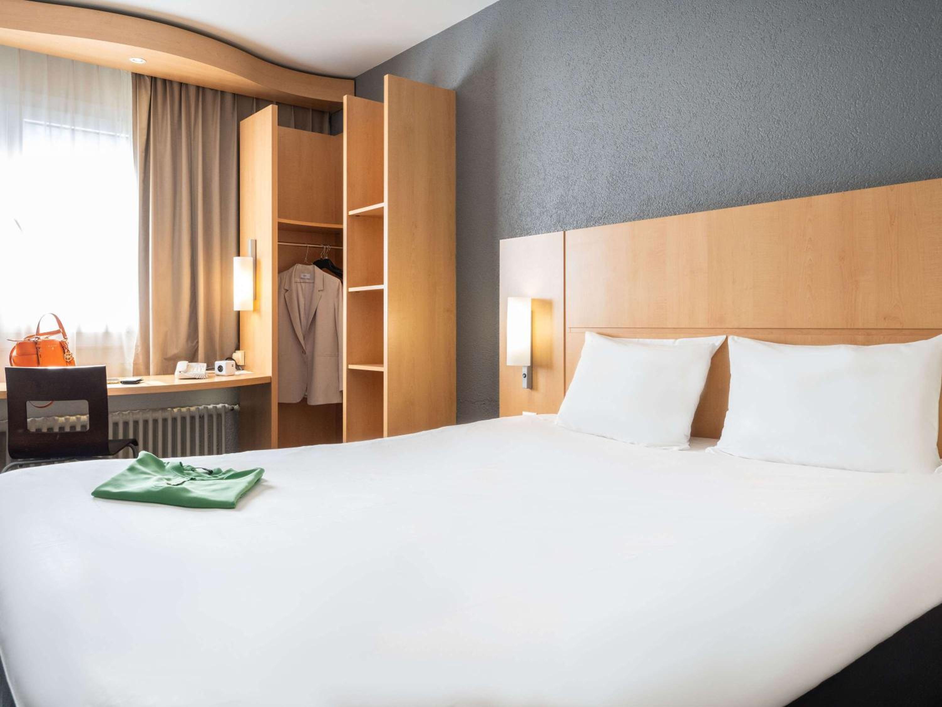 Standard Double Room - Photo 4