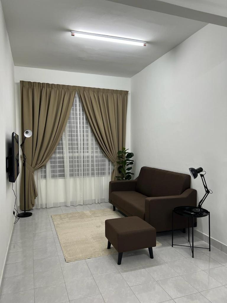 Three-Bedroom Apartment photo 3