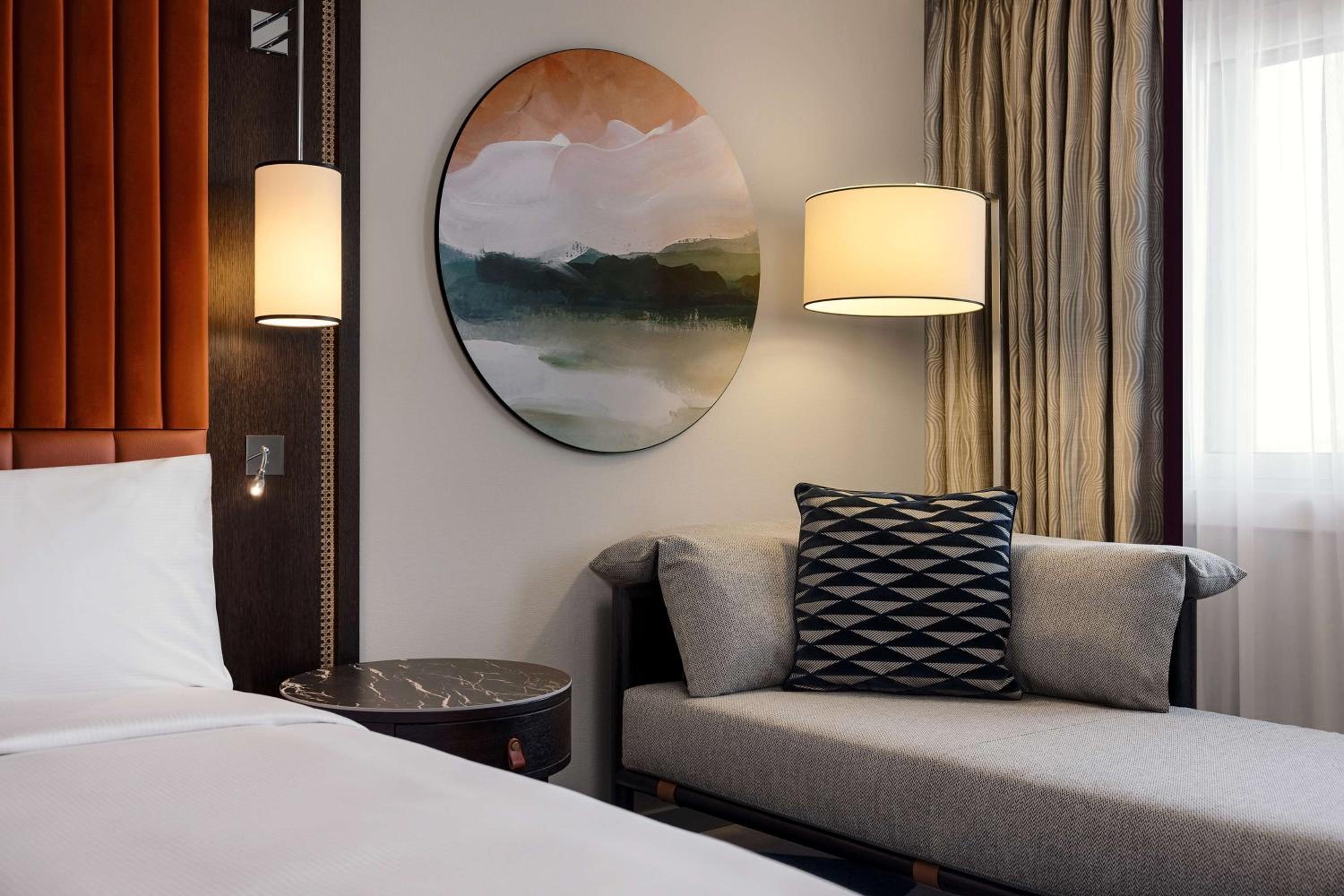 Executive Queen Room with Two Queen Beds - Photo 4