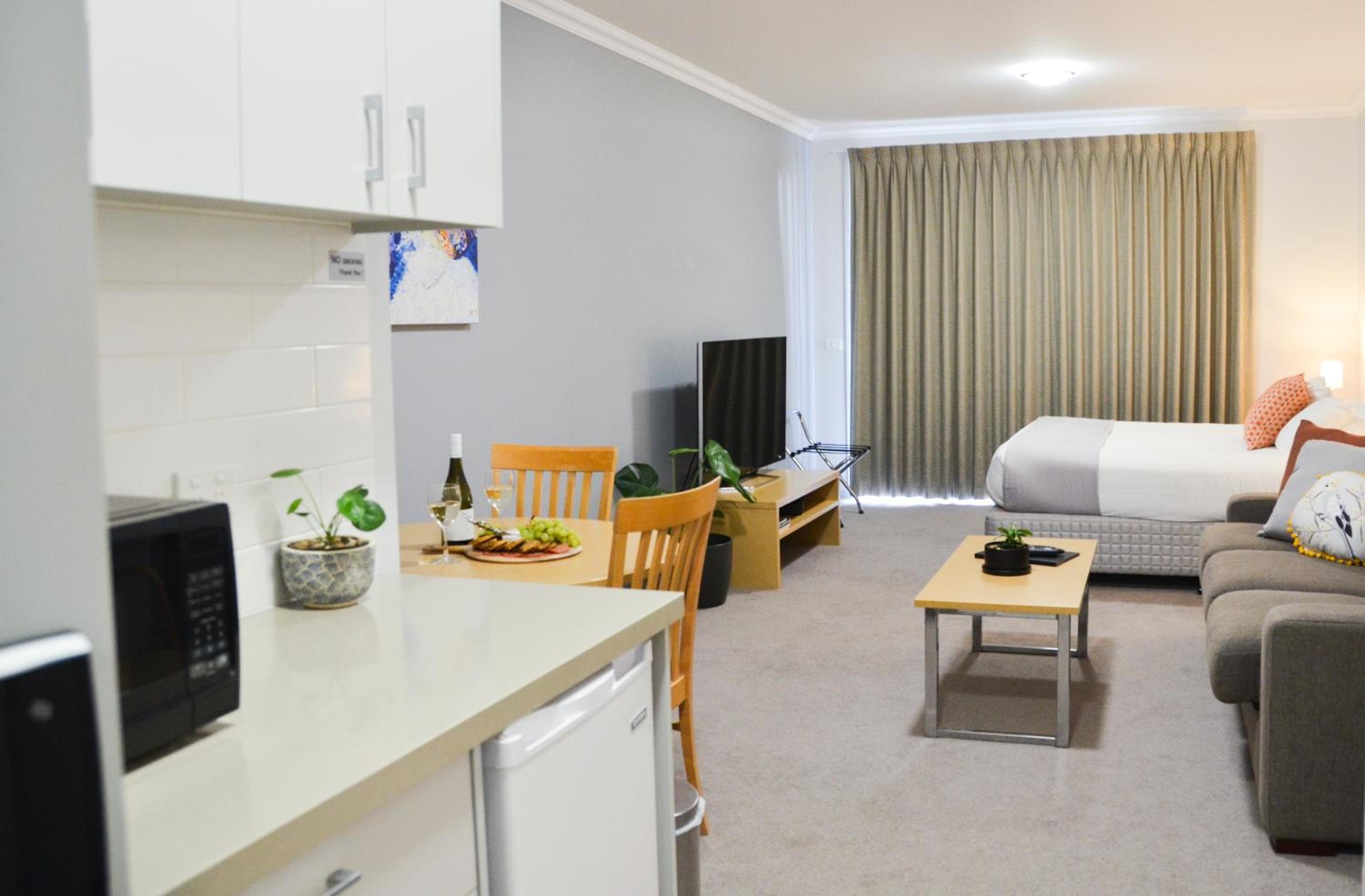 Studio Apartment photo 3