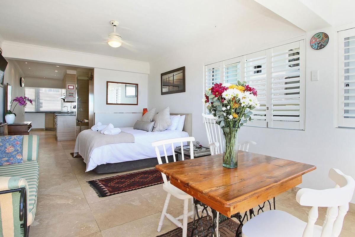 One-Bedroom Apartment - Photo 14
