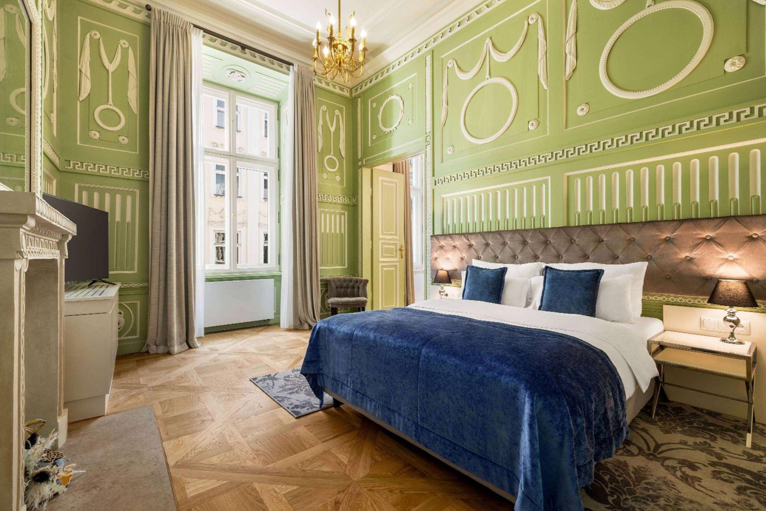 Historical Deluxe Suite