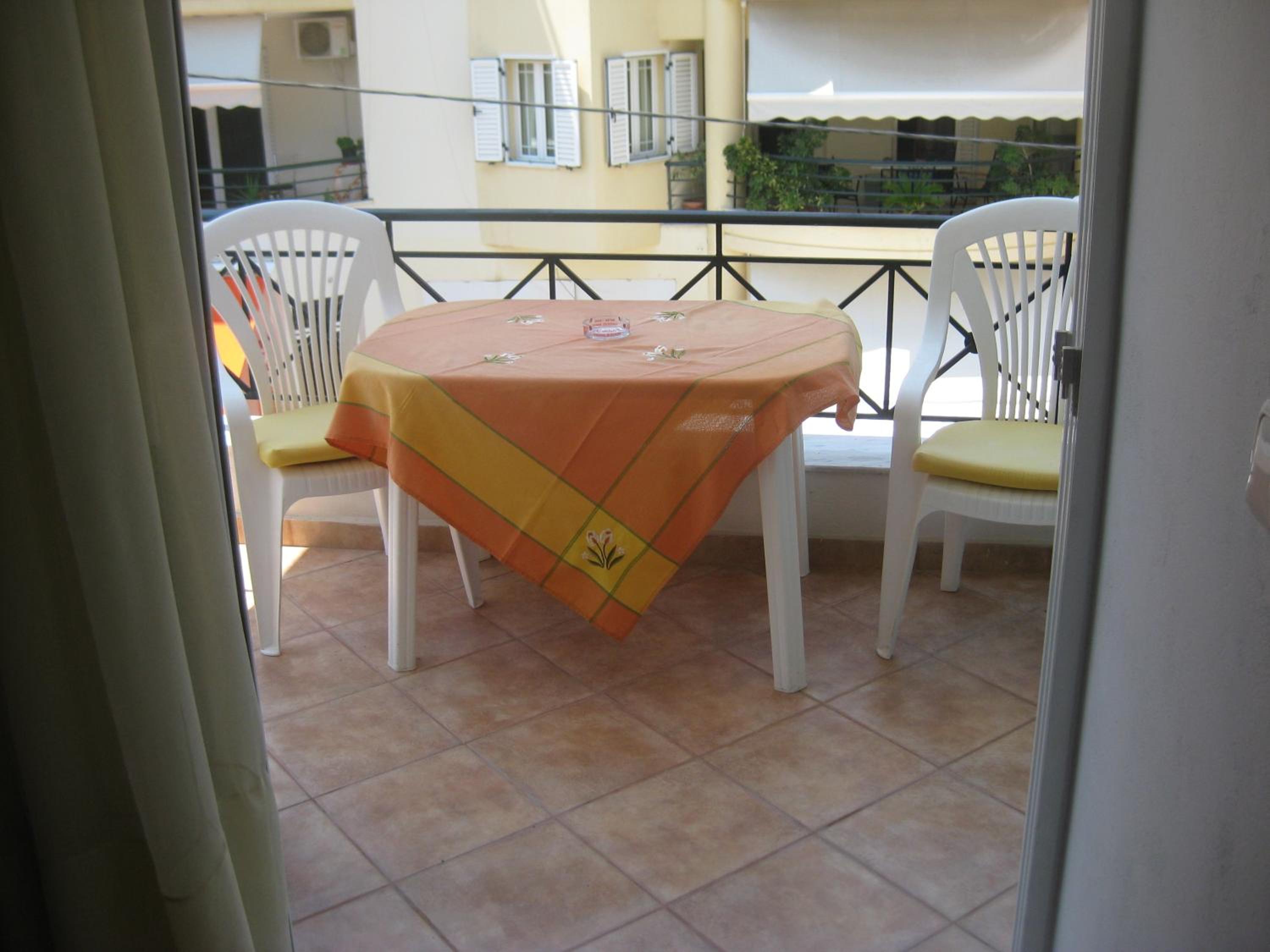 Studio with Balcony - Photo 36