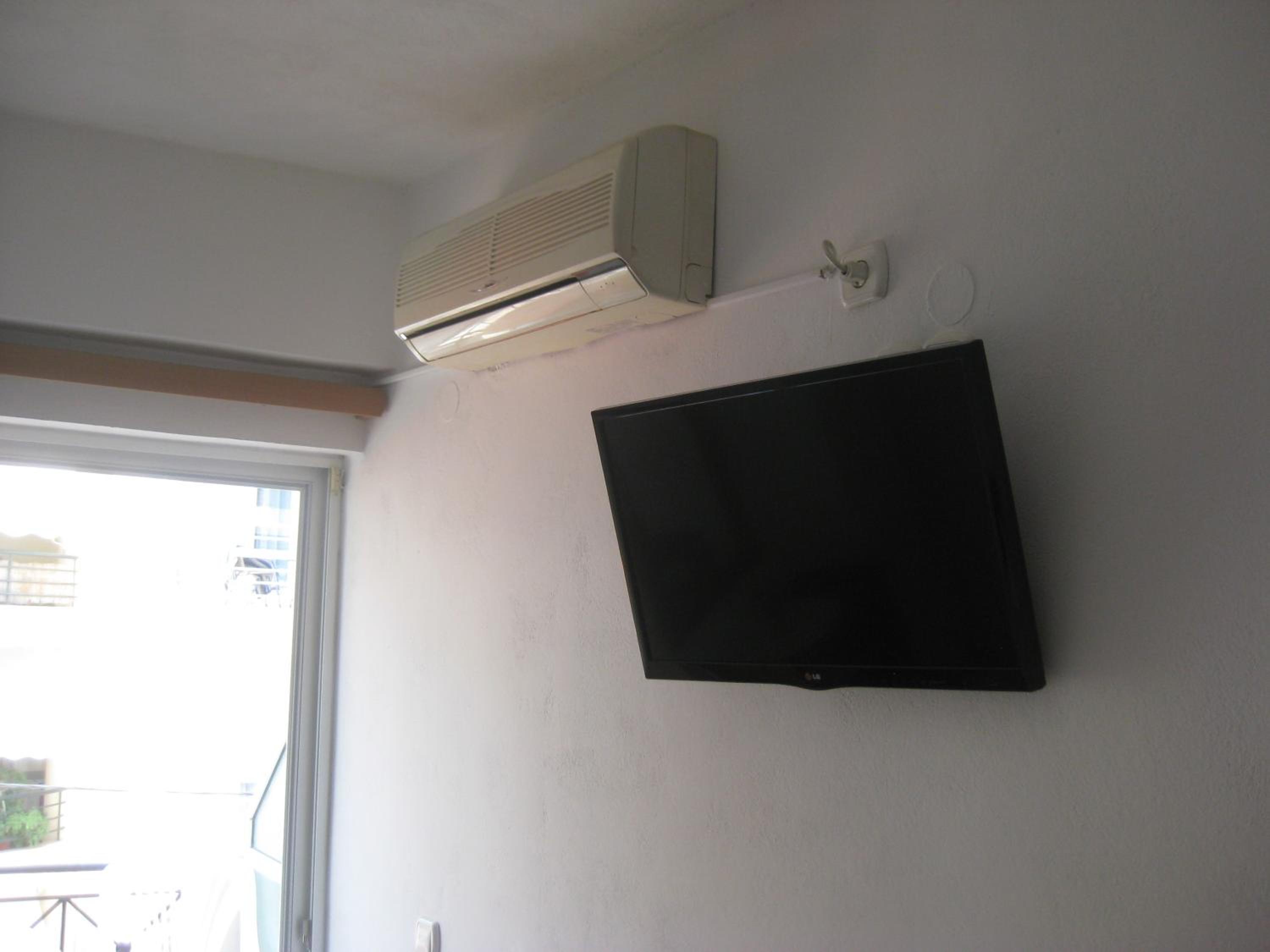 Studio with Balcony - Photo 6