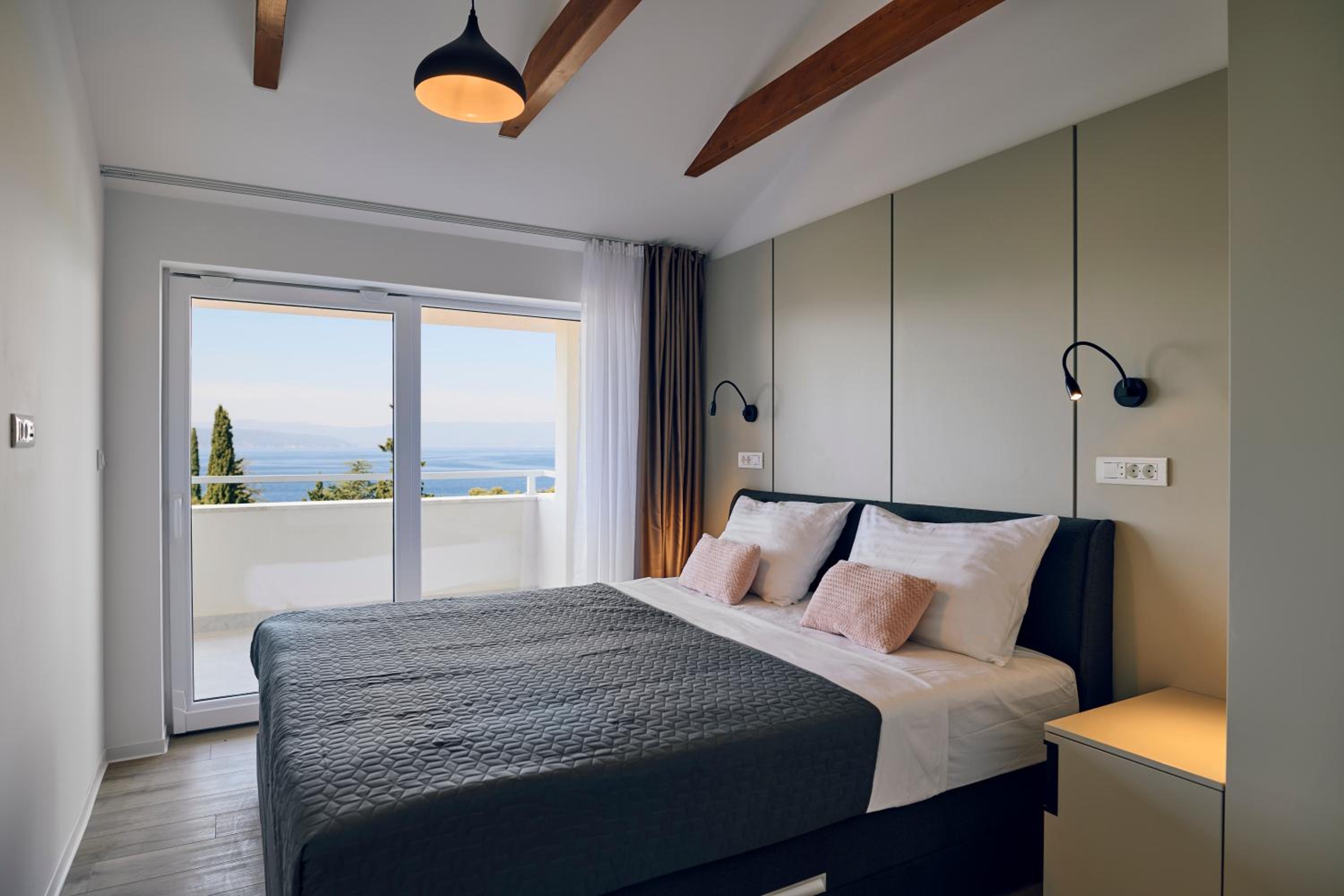 Three-Bedroom Apartment with Balcony Sea View