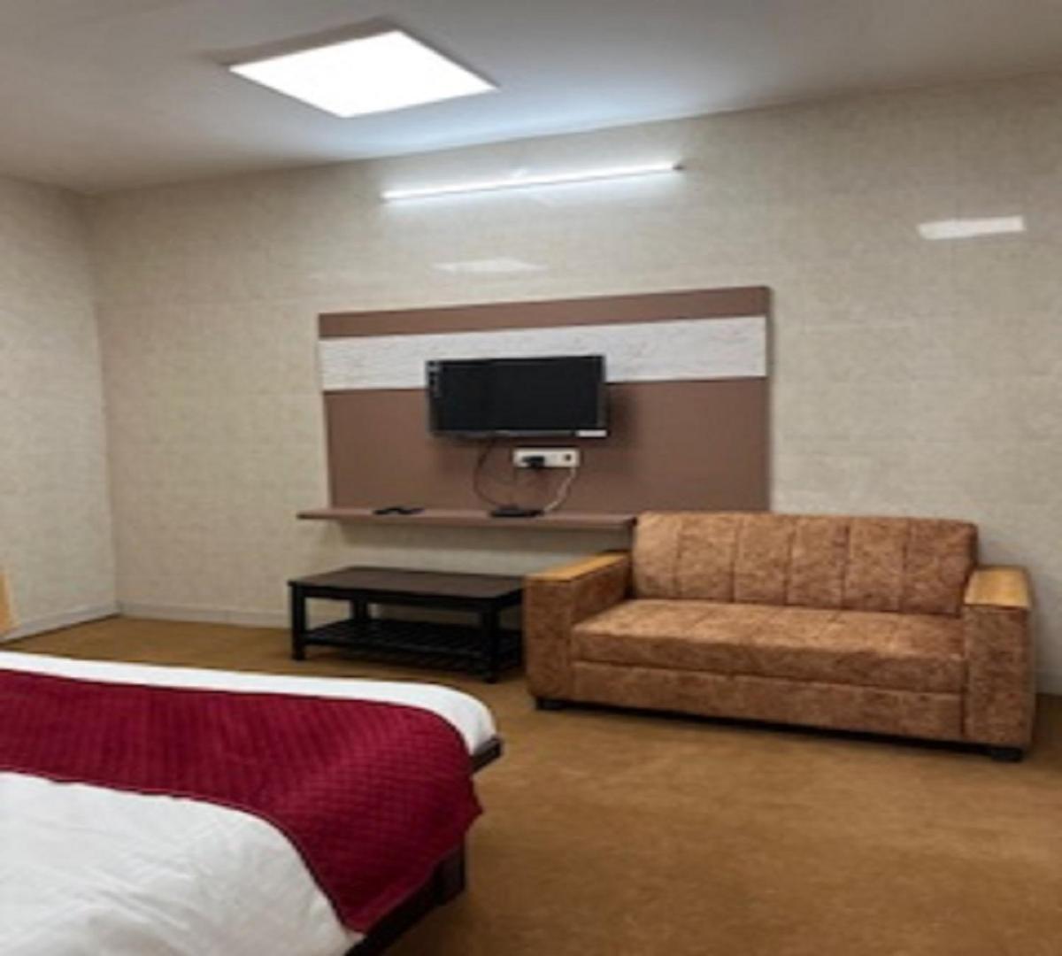 Deluxe Room - Photo 3
