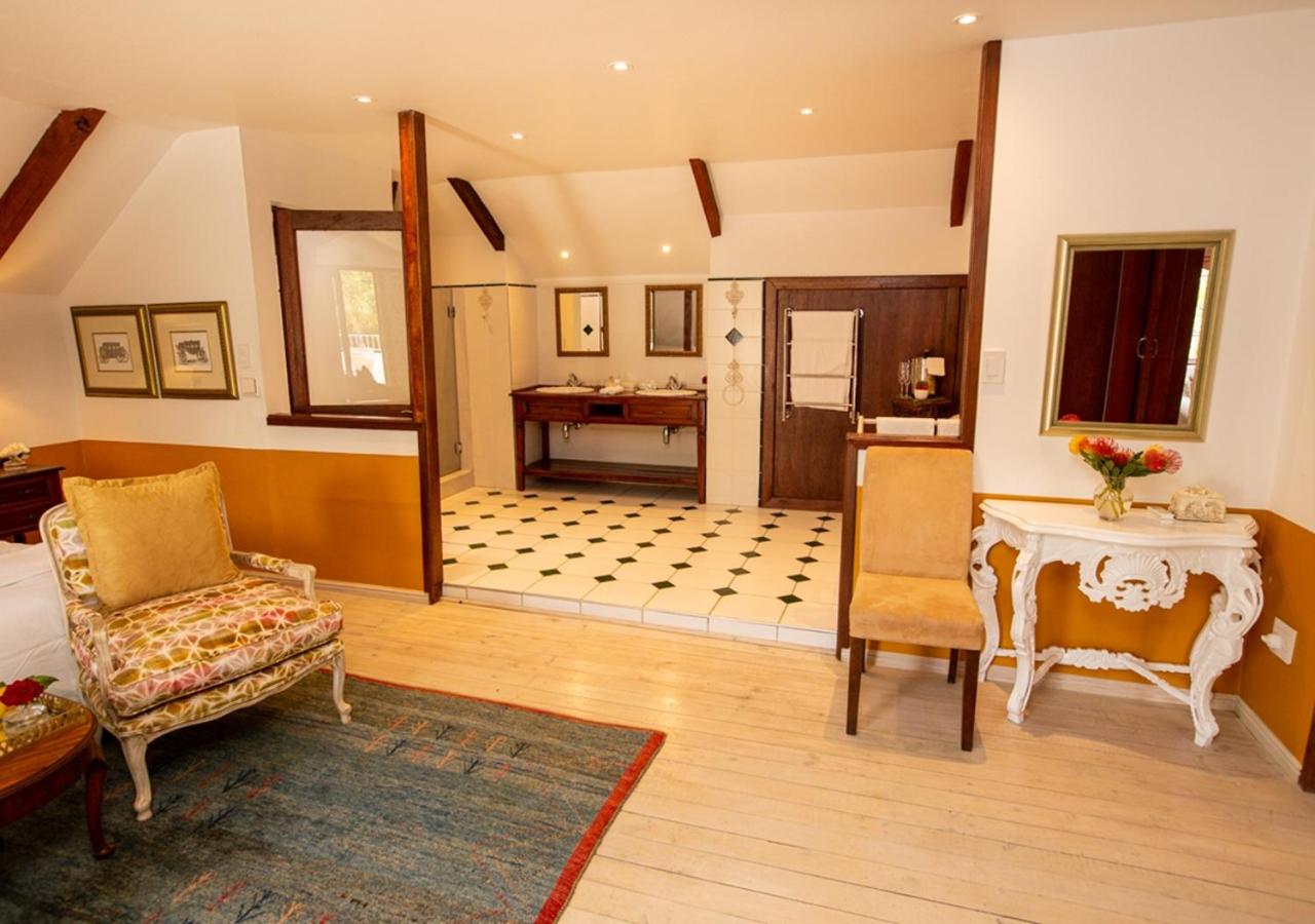 Executive Suite - Photo 7