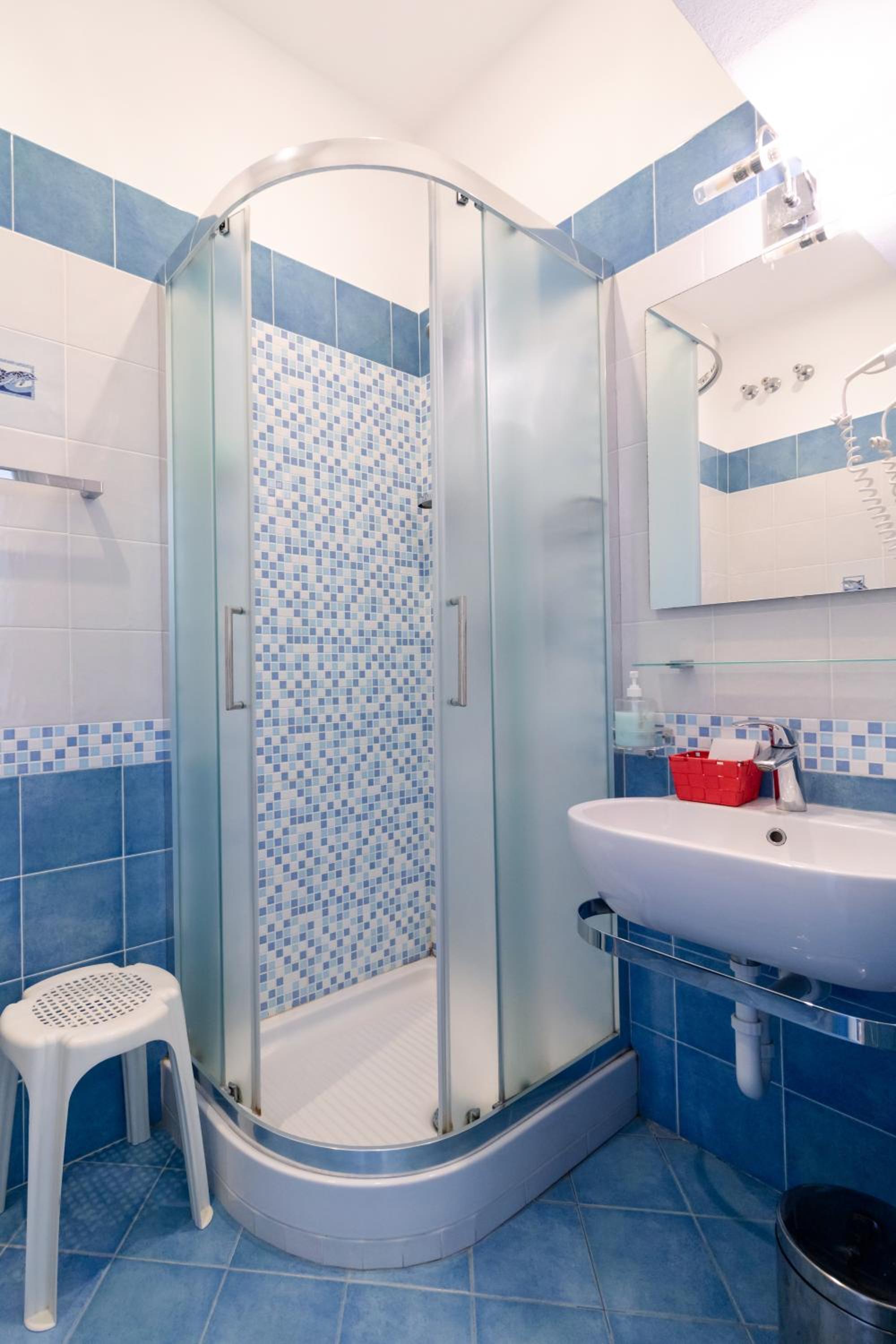Superior Double Room with Sea View - Photo 16