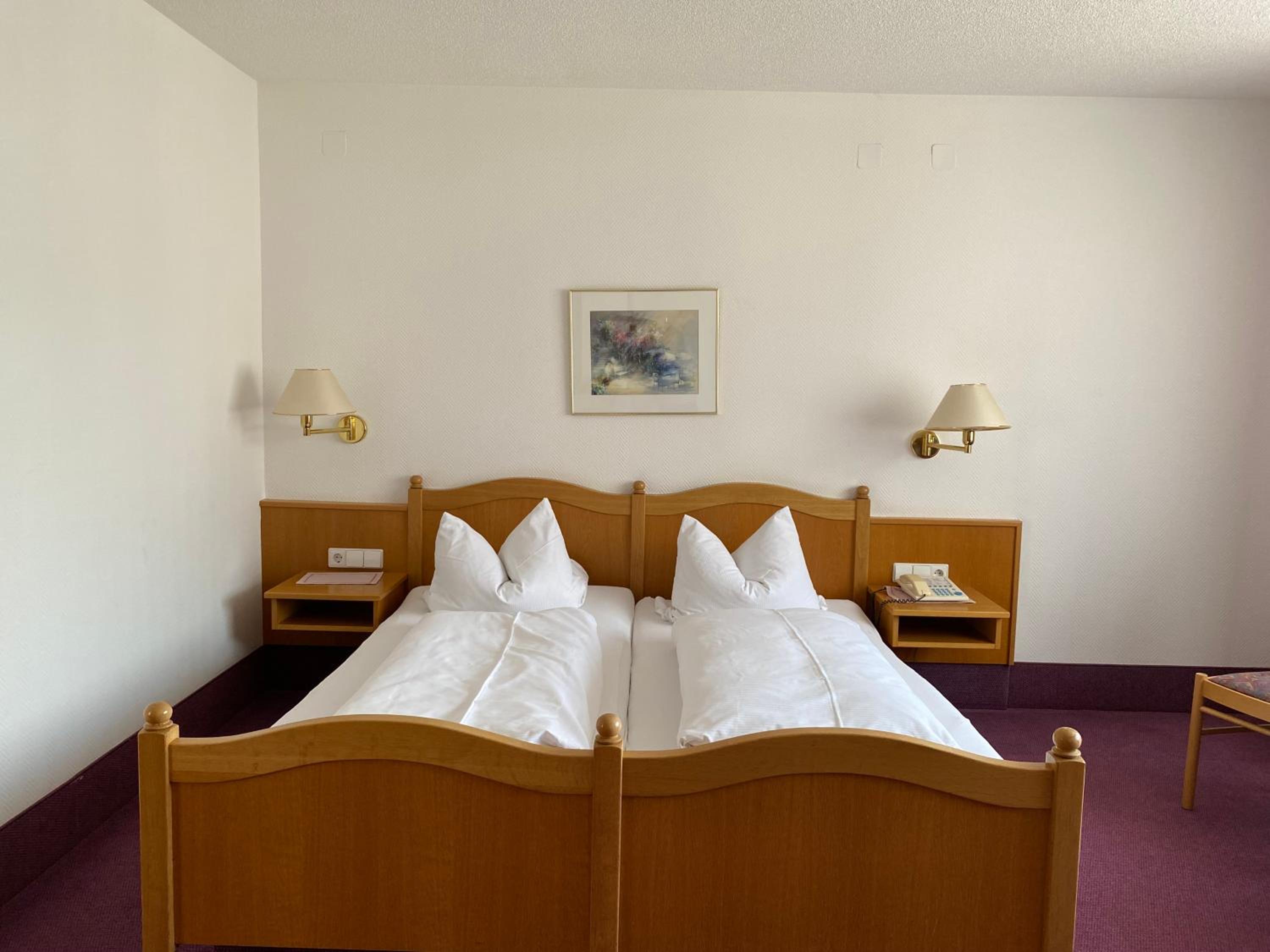 Double Room with Private Bathroom - Photo 2