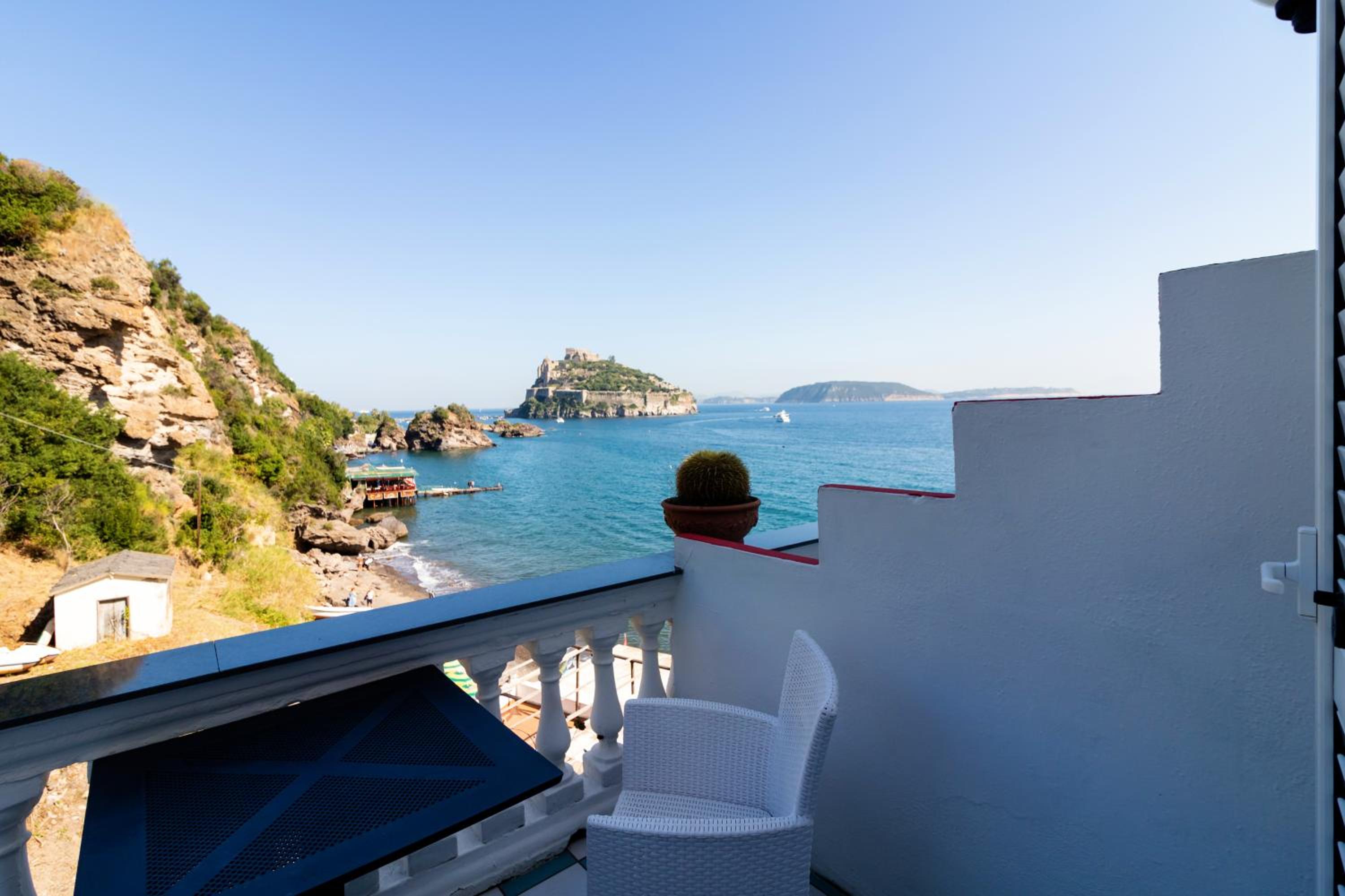 Superior Double Room with Sea View - Photo 10